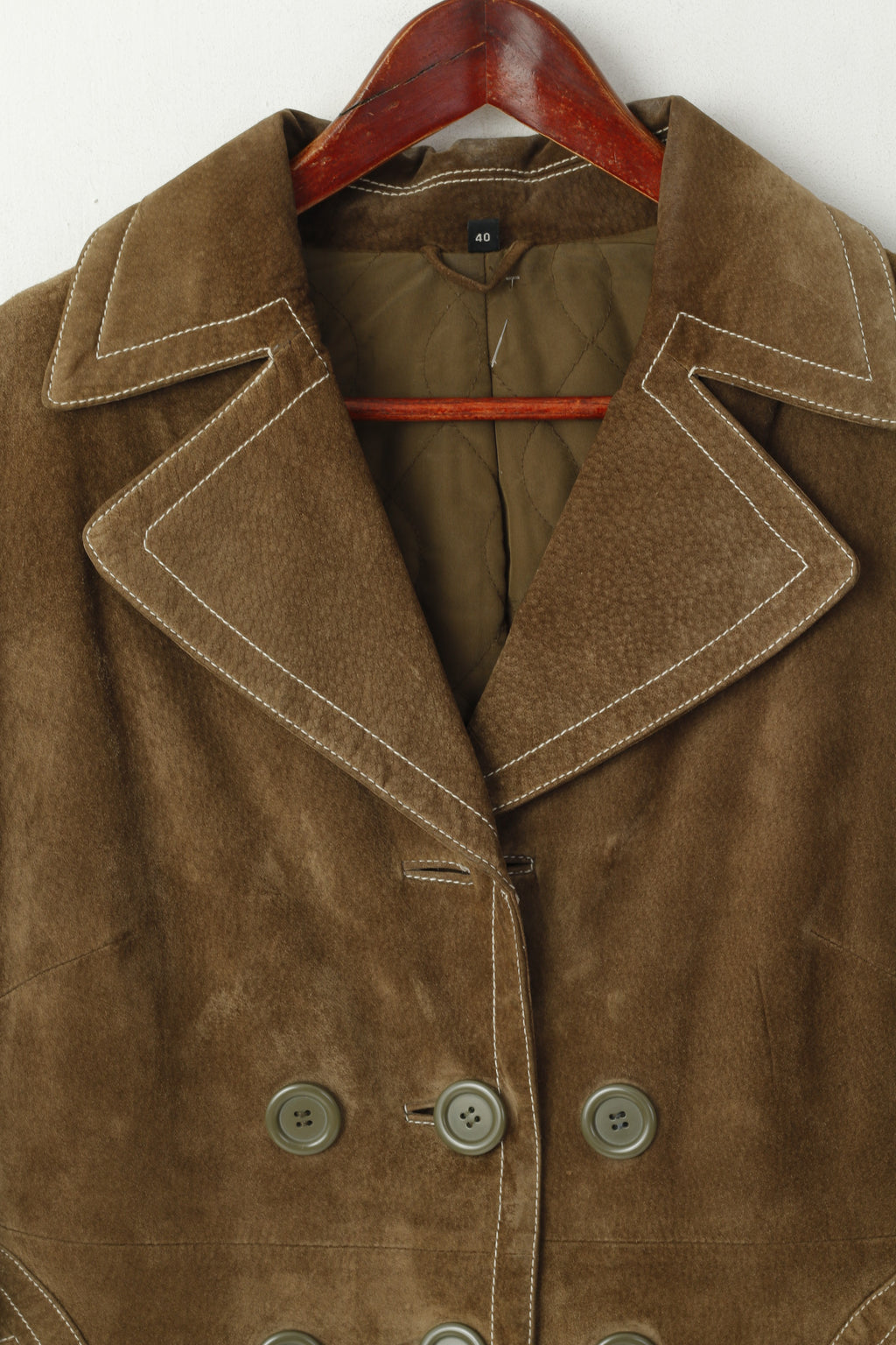 Giacca da donna vintage 40 M. Top da motociclista con tasche classiche in pelle scamosciata verde con bottoni