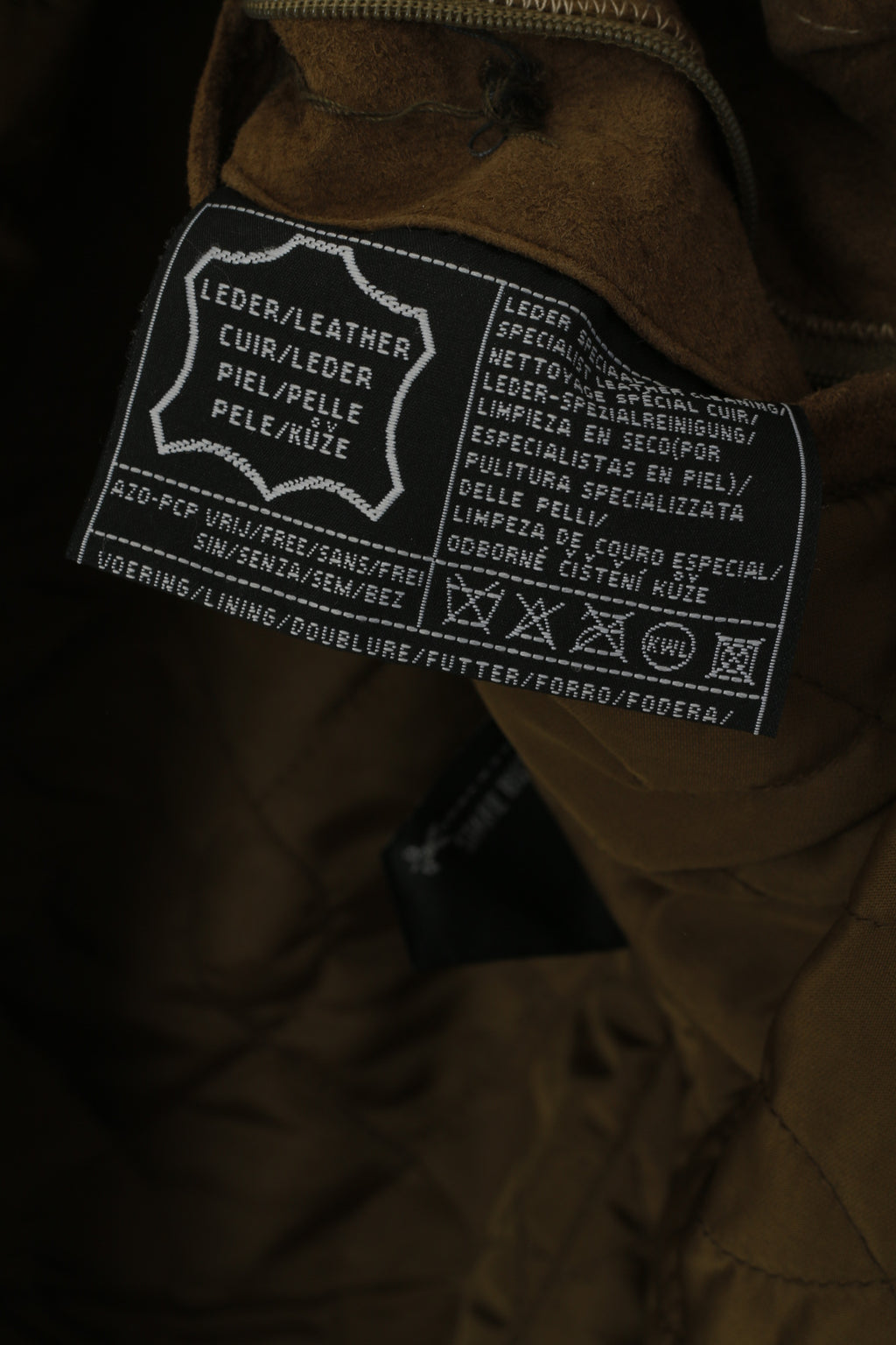 Giacca da donna vintage 40 M. Top da motociclista con tasche classiche in pelle scamosciata verde con bottoni