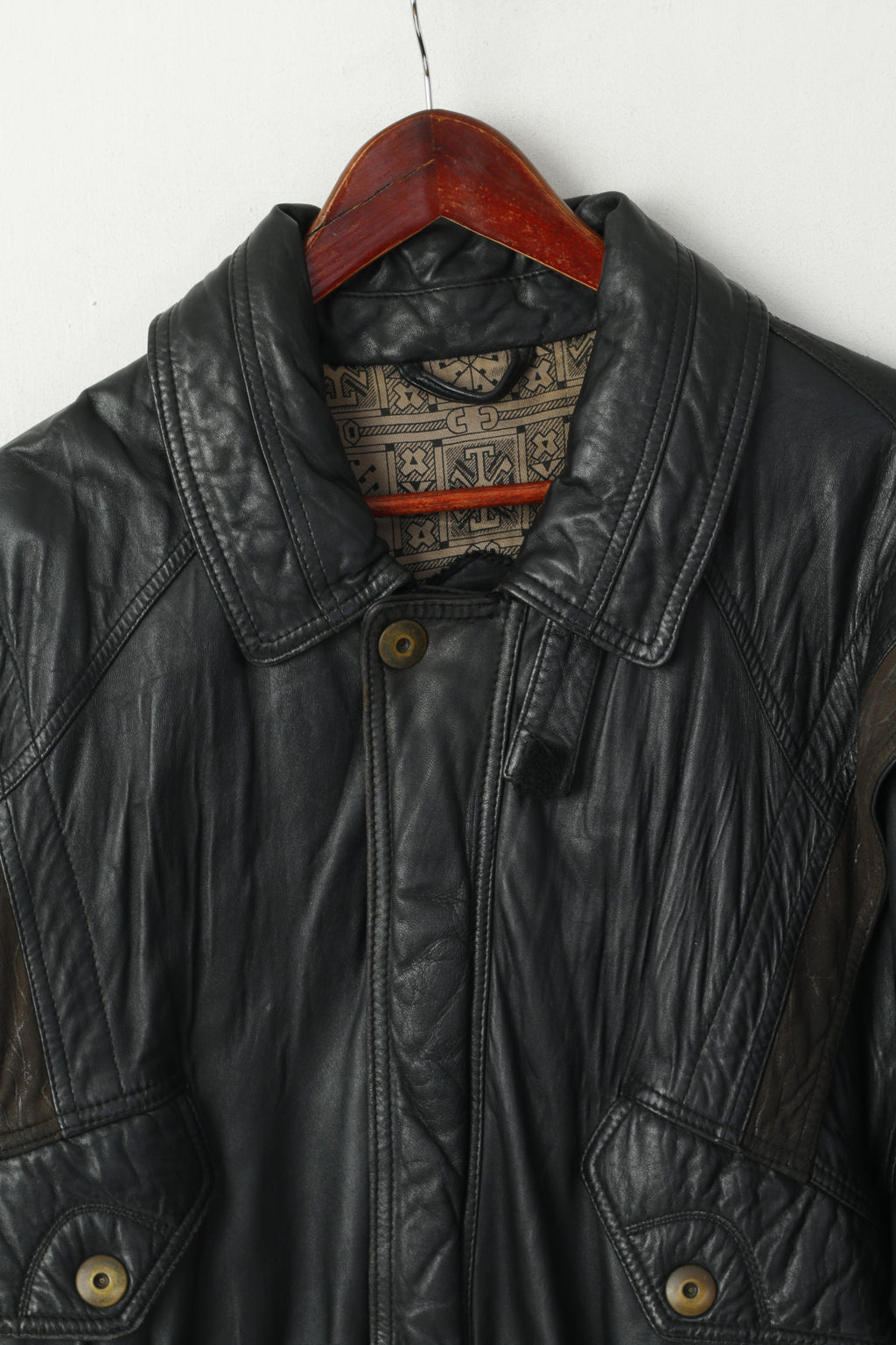 Marcos Men 52 L Bomber Jacket Black Leather Vintage Made In Italy Biker Shoulder Pads