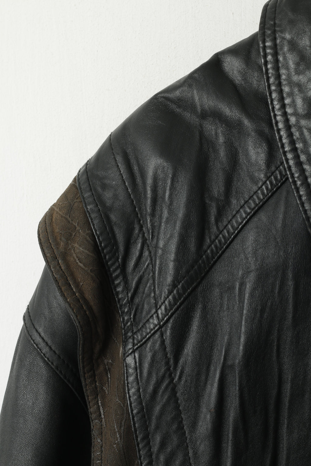 Marcos Men 52 L Bomber Jacket Black Leather Vintage Made In Italy Biker Shoulder Pads