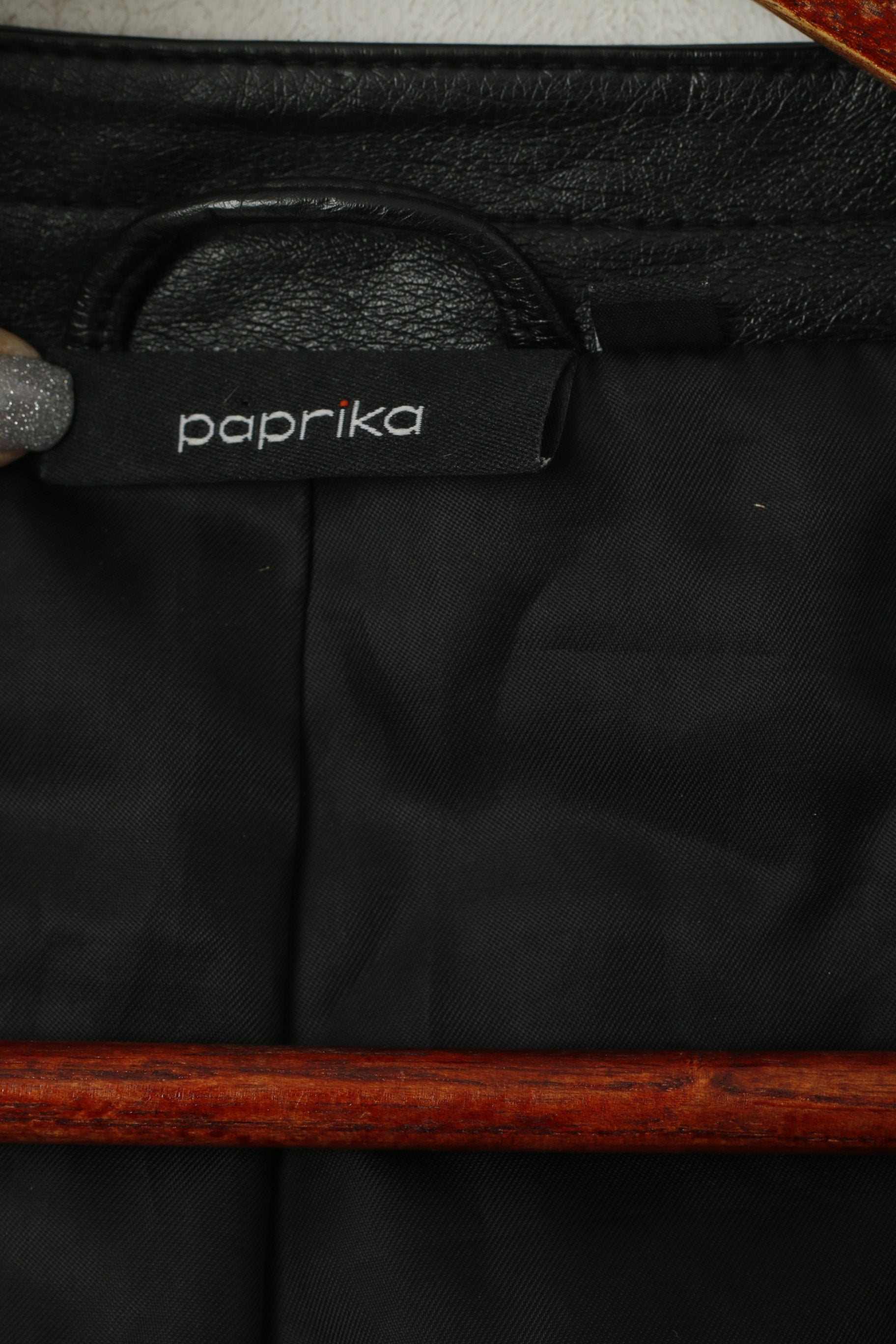 Paprika Donna M Bolero Top corto aperto a maniche corte in similpelle nera