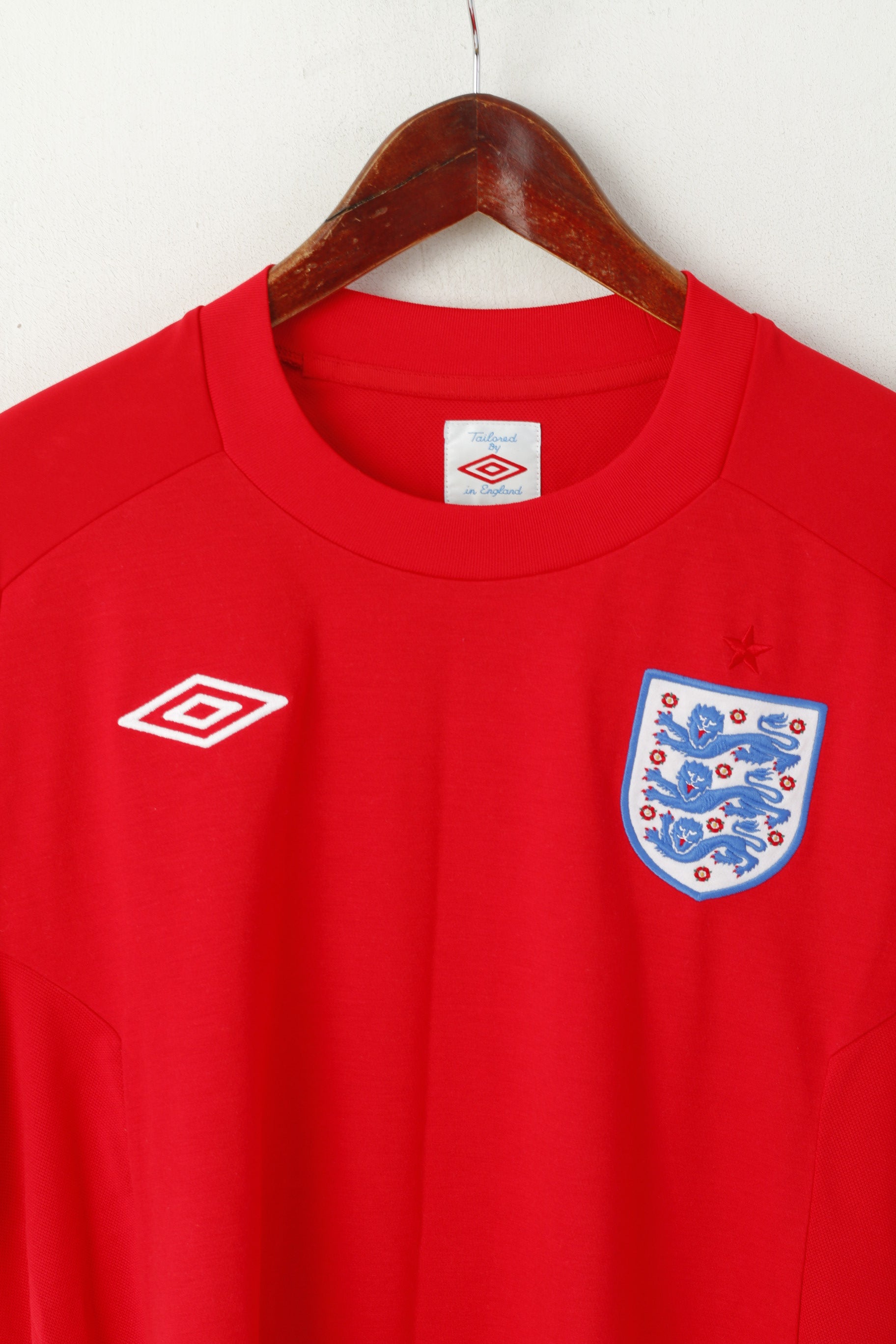 Umbro Men 40 M Shirt Red England National Football Team Sportswear Top