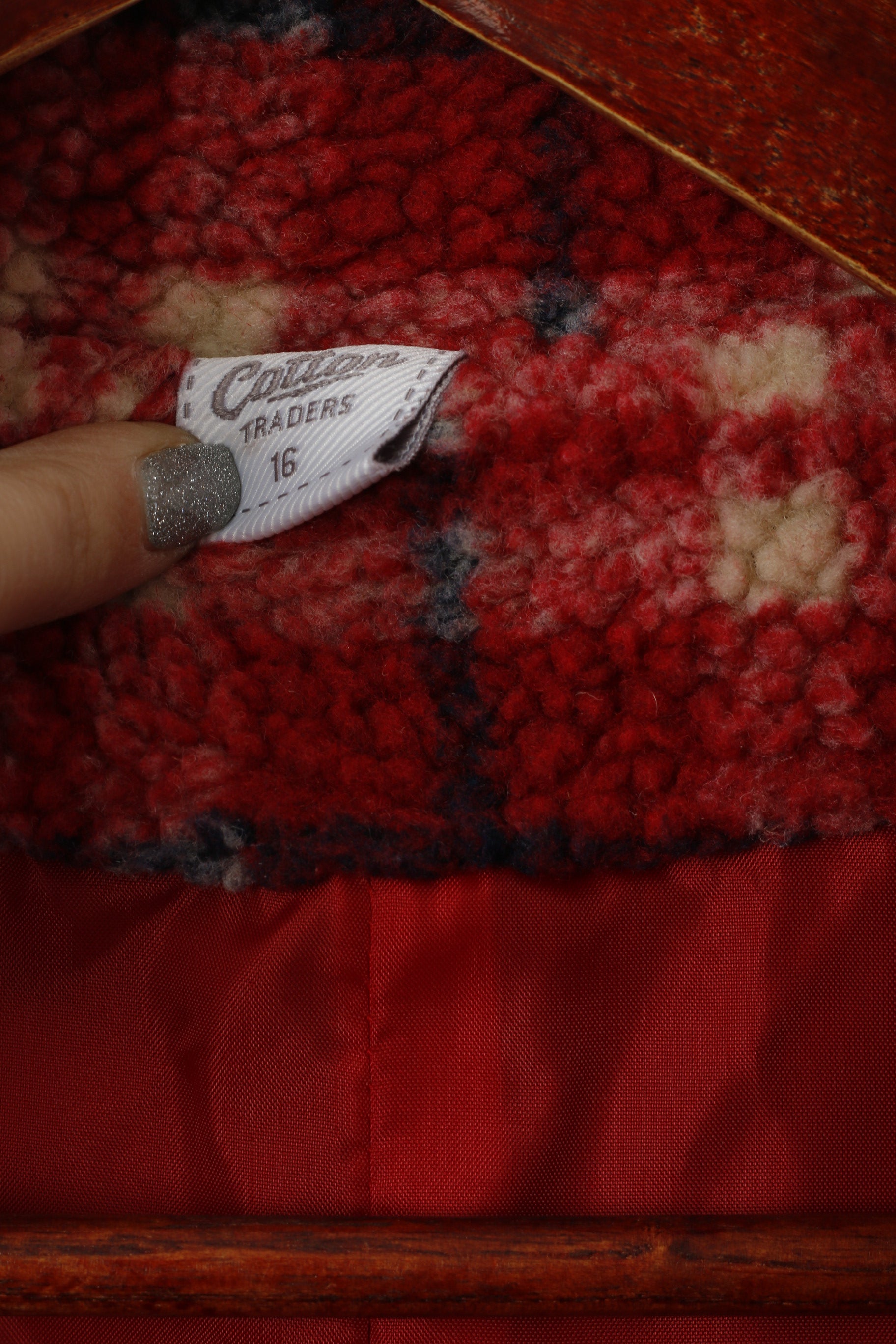 Cotton Traders Manteau rétro classique boutonné en polaire à carreaux rouges pour femme 16 XL