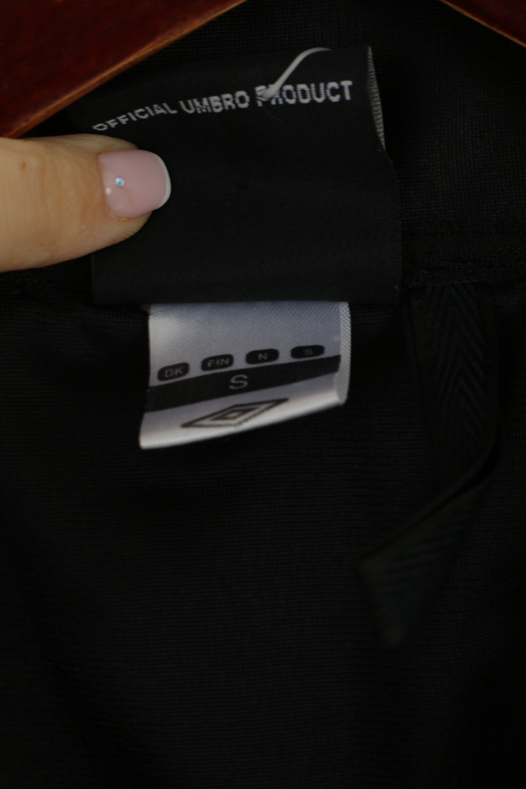 Umbro Mens S Sweatshirt Black IL Vega Football Full Zipper Sabina Track Top