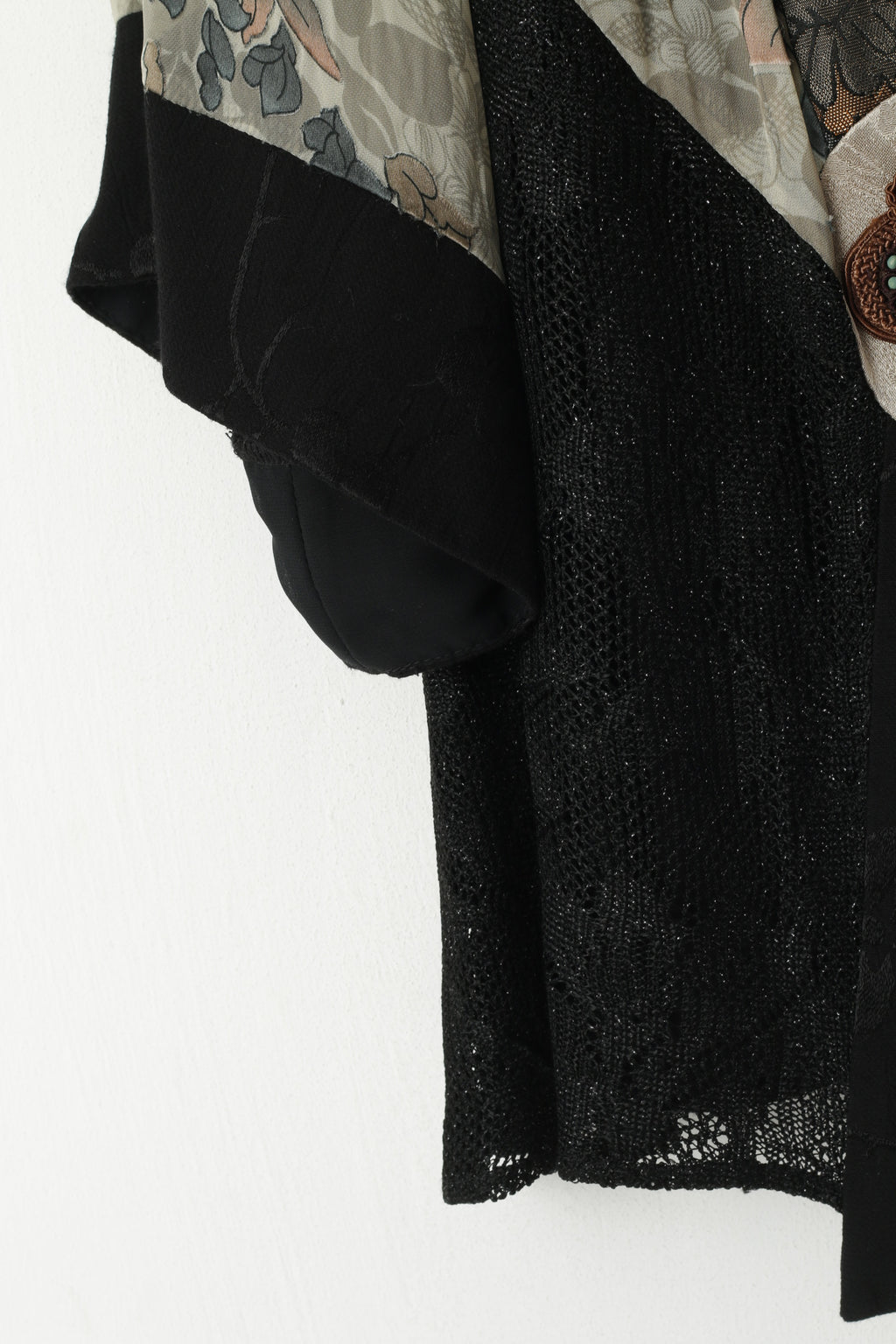 Camicia elegante SA2 da donna XL nera con un bottone sul davanti e spalline in misto seta in materiale sottile