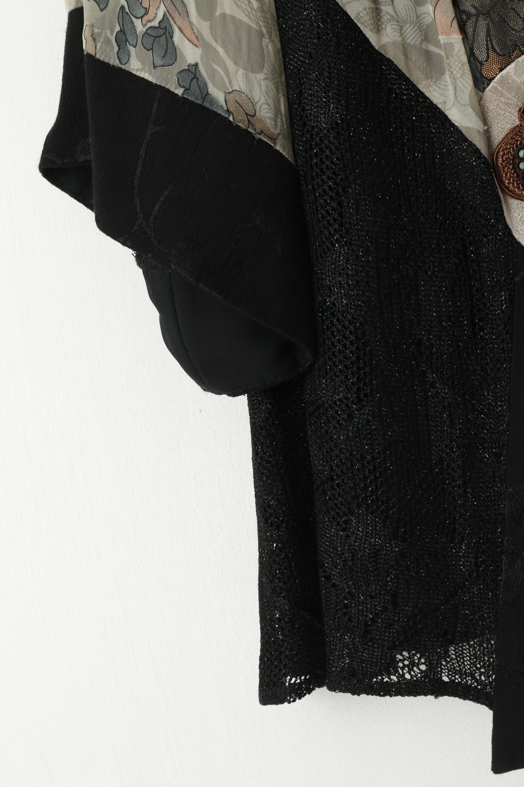 Camicia elegante SA2 da donna XL nera con un bottone sul davanti e spalline in misto seta in materiale sottile