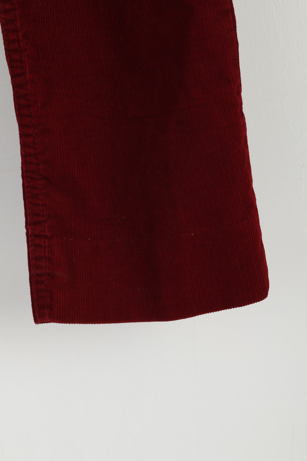 Pantaloni Levi's da donna W 34 L 36 Pantaloni classici retrò in cotone di velluto a coste bordeaux