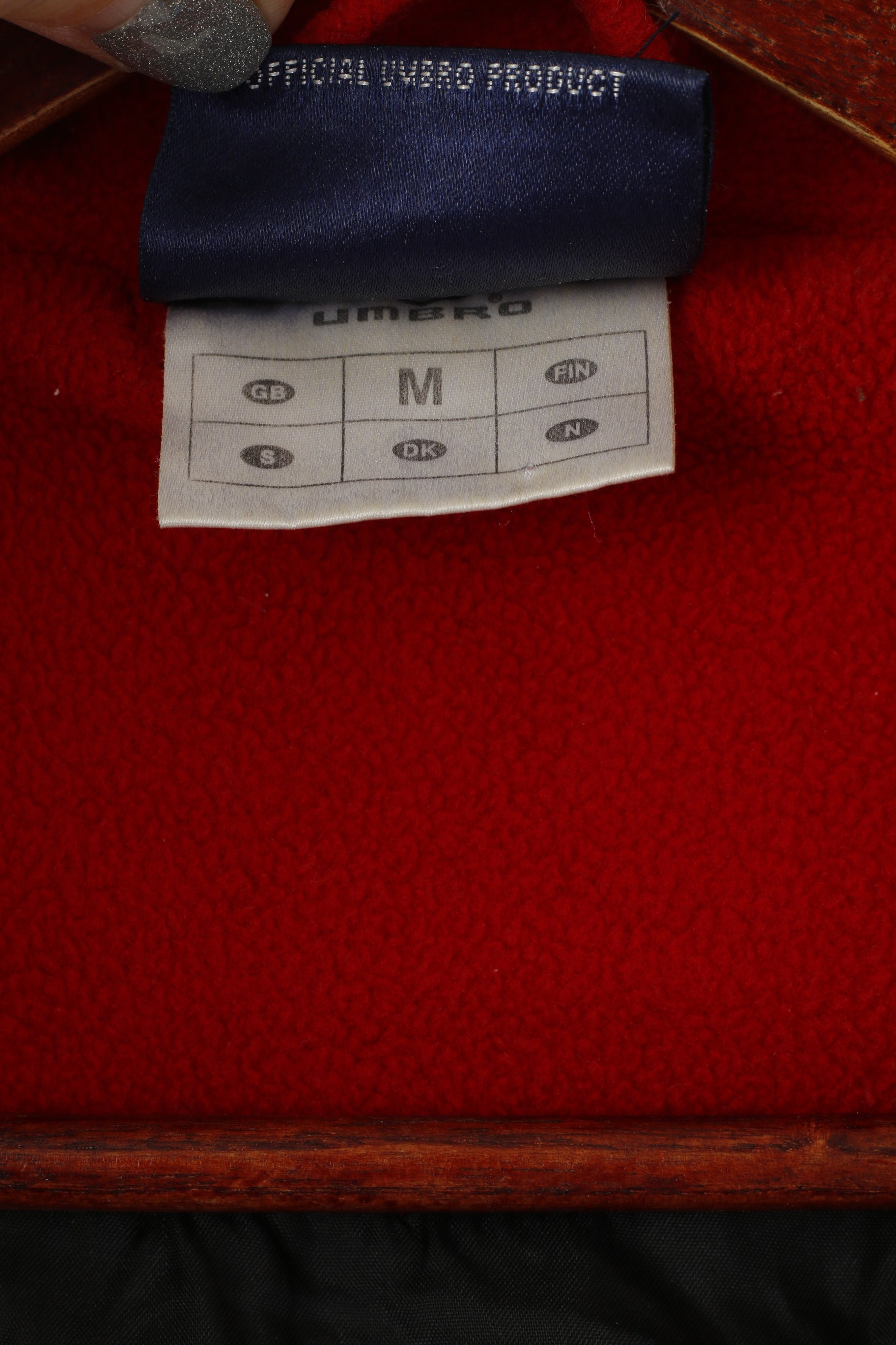 Giacca in pile Umbro da uomo M rossa con cappuccio, zip intera, foderata per abbigliamento sportivo