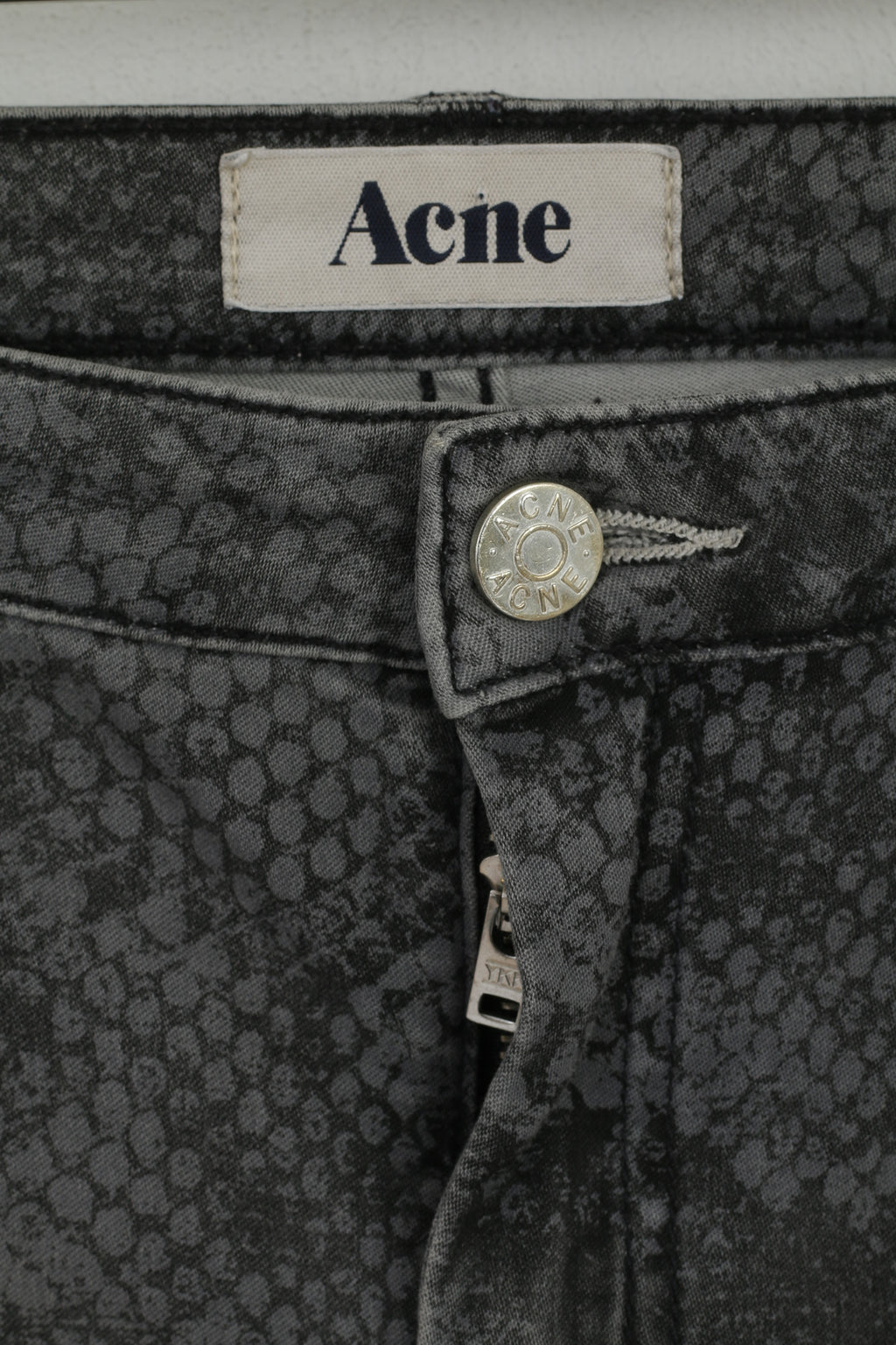 Acne Femme 38 Pantalon Pantalon En Denim Gris Motif Serpent Sur Un Denim Basique Quotidien