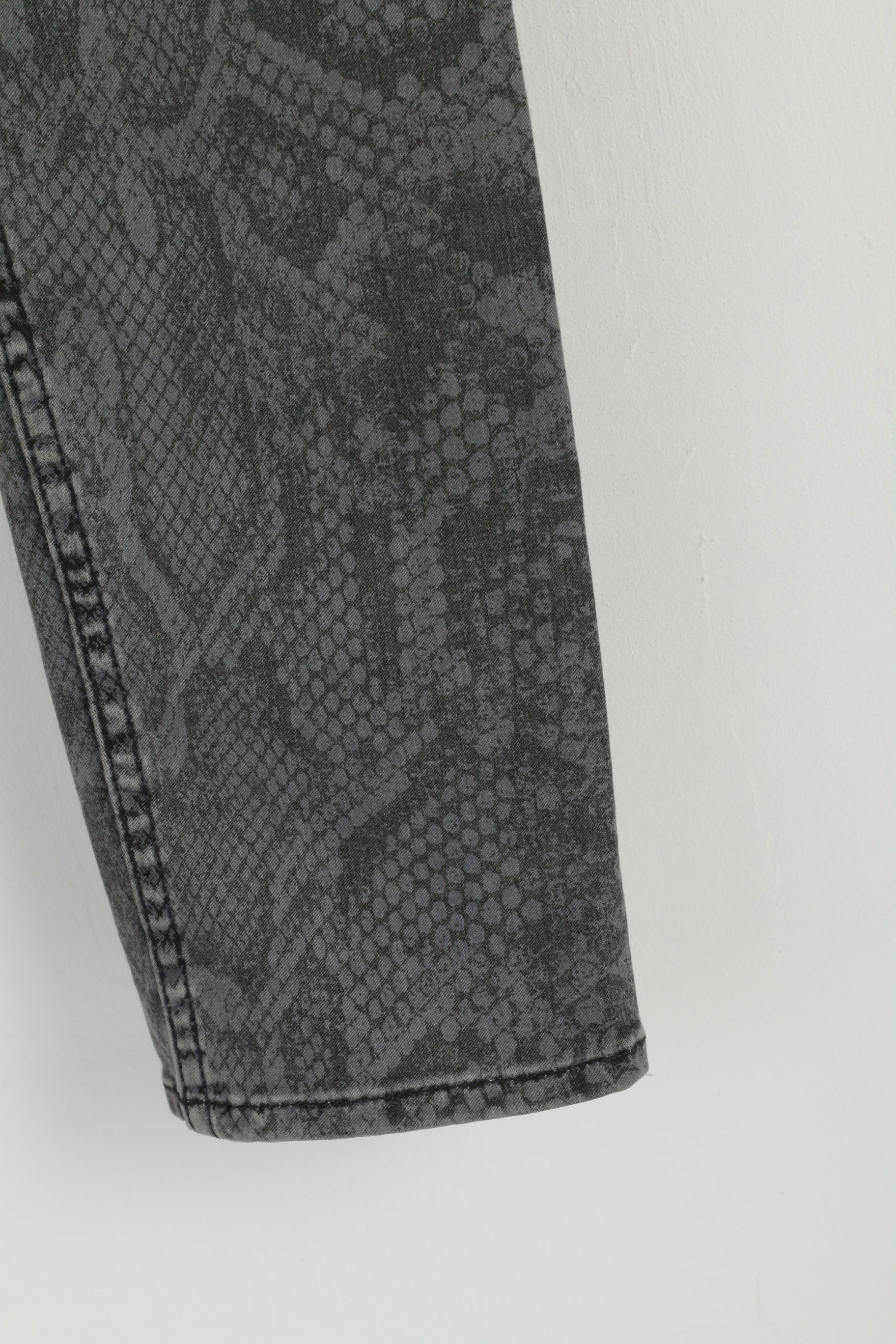 Acne Women 38 Trousers Gray Denim Pants Snake Pattern On A Daily Basic Denim