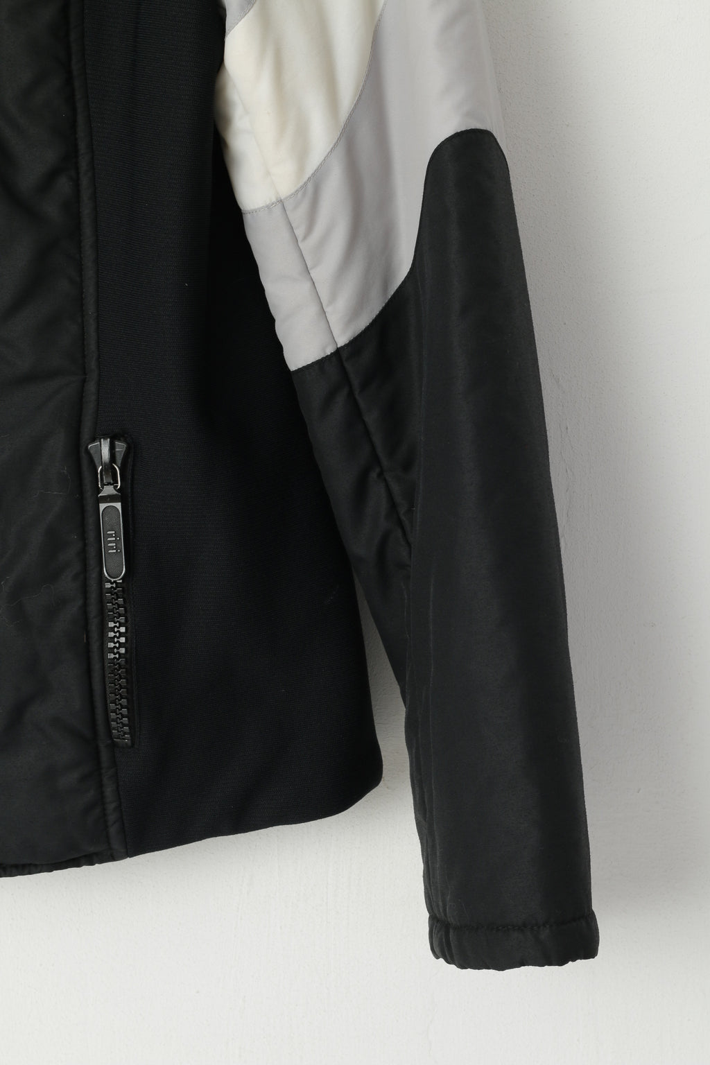 Giacca Head da donna anni '40 in nylon nero impermeabile vintage con tasca superiore con cerniera