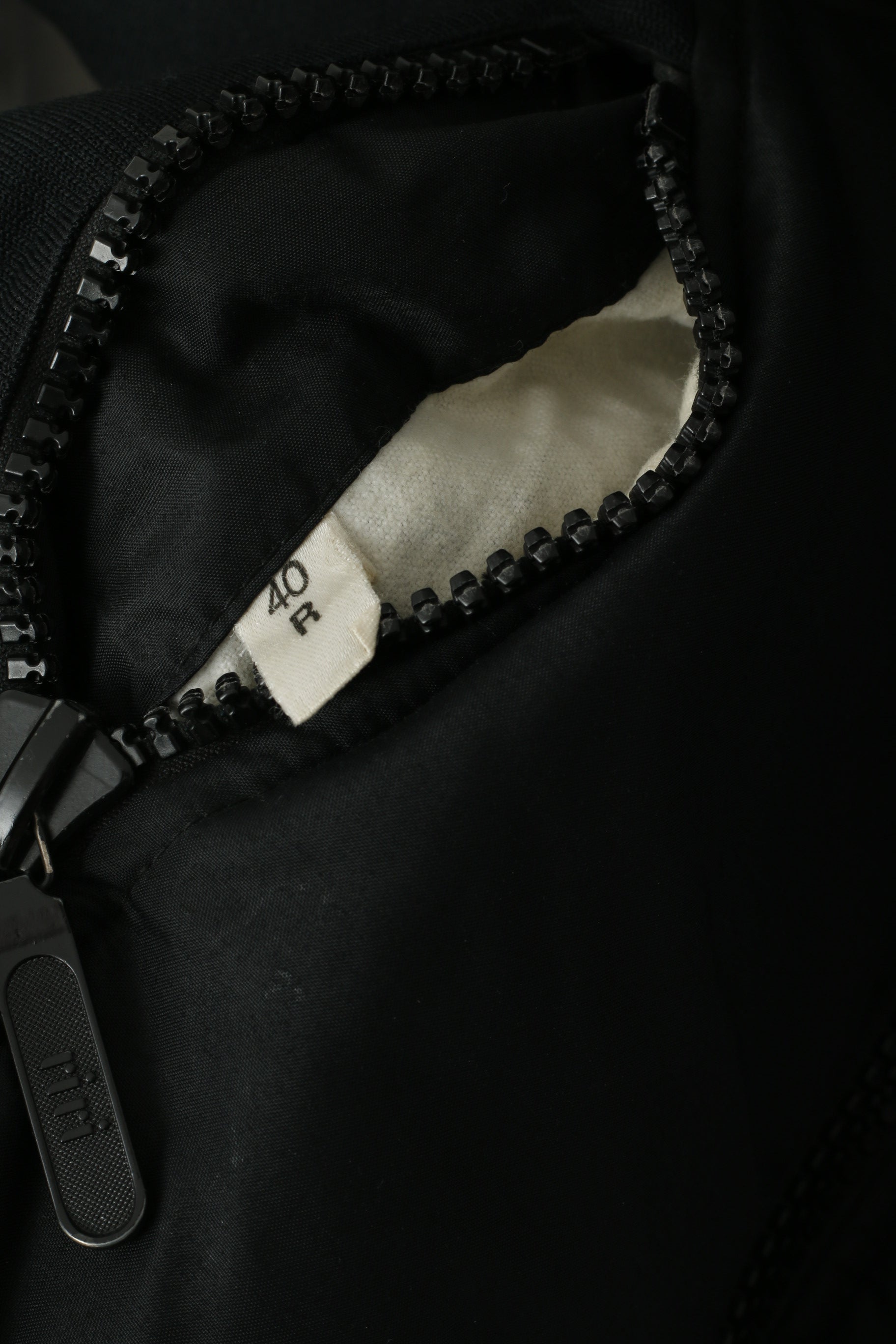 Giacca Head da donna anni '40 in nylon nero impermeabile vintage con tasca superiore con cerniera