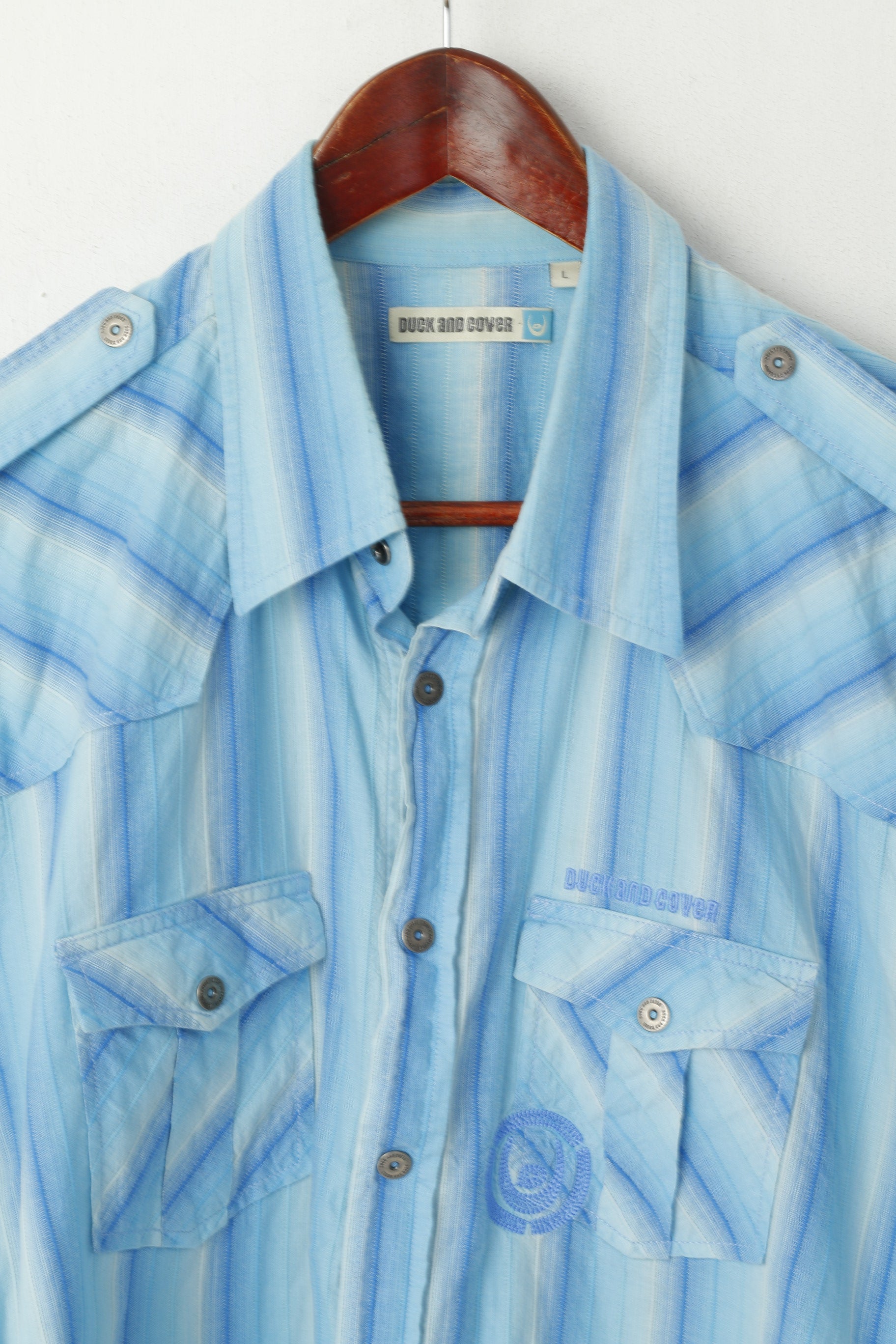 Duck and Cover Men L (M) Camicia casual Top retrò a maniche corte in cotone a righe blu