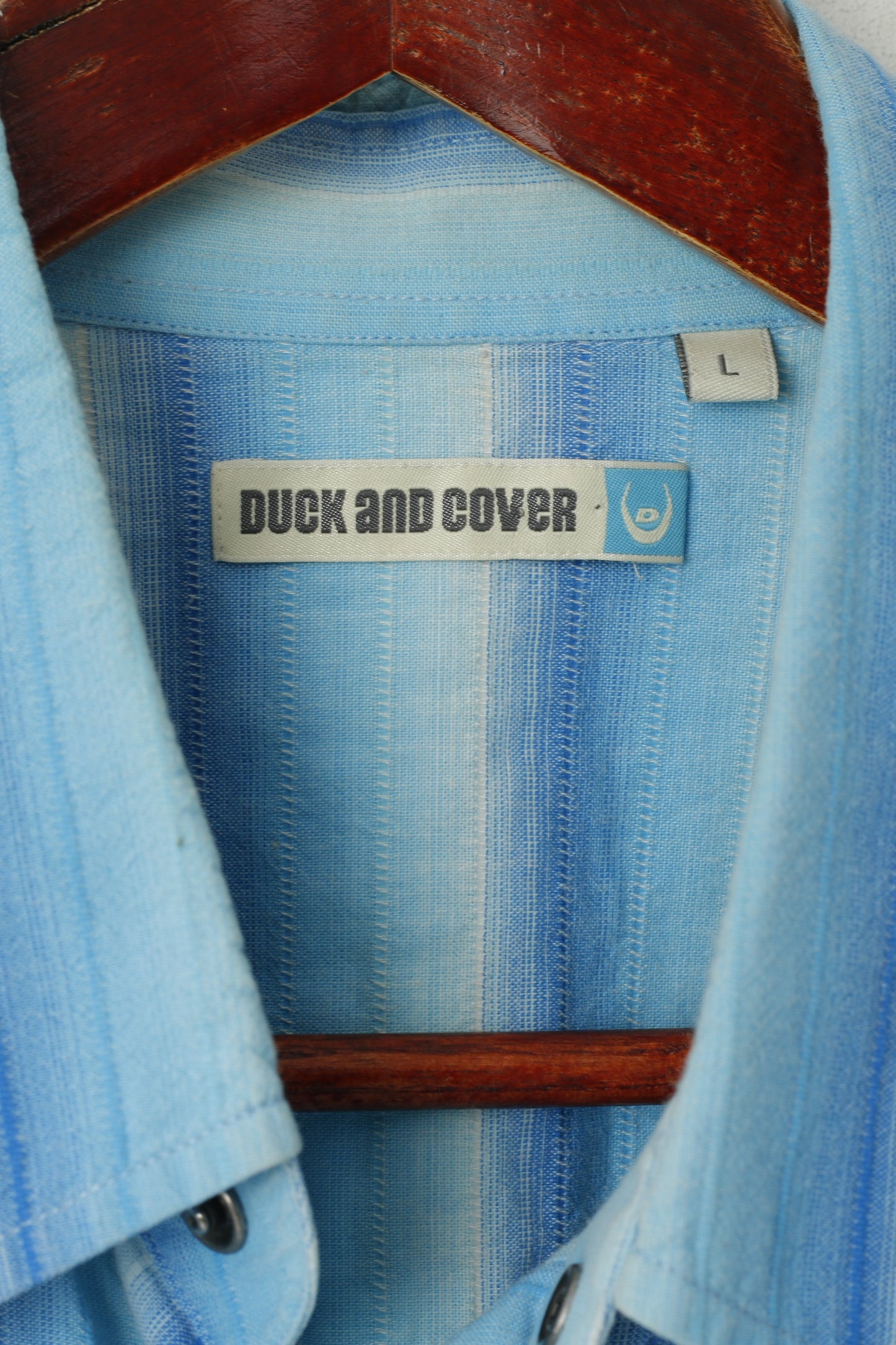 Duck and Cover Men L (M) Camicia casual Top retrò a maniche corte in cotone a righe blu