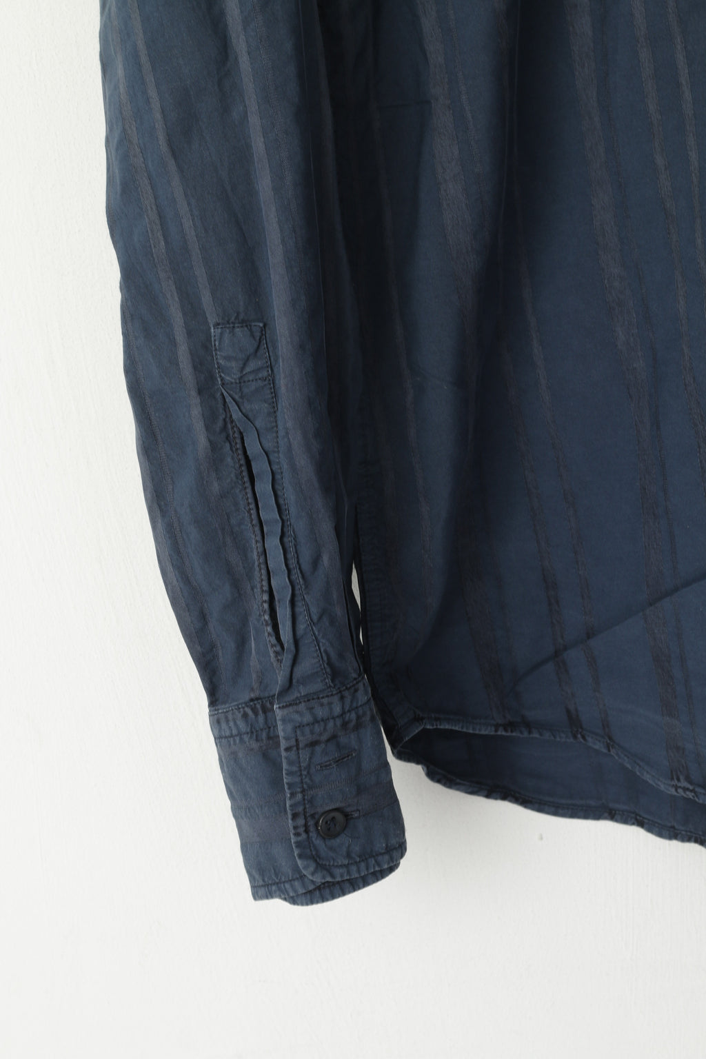 Hugo Boss Camicia casual da uomo M. Top a maniche lunghe slim fit con colletto button down a righe blu scuro