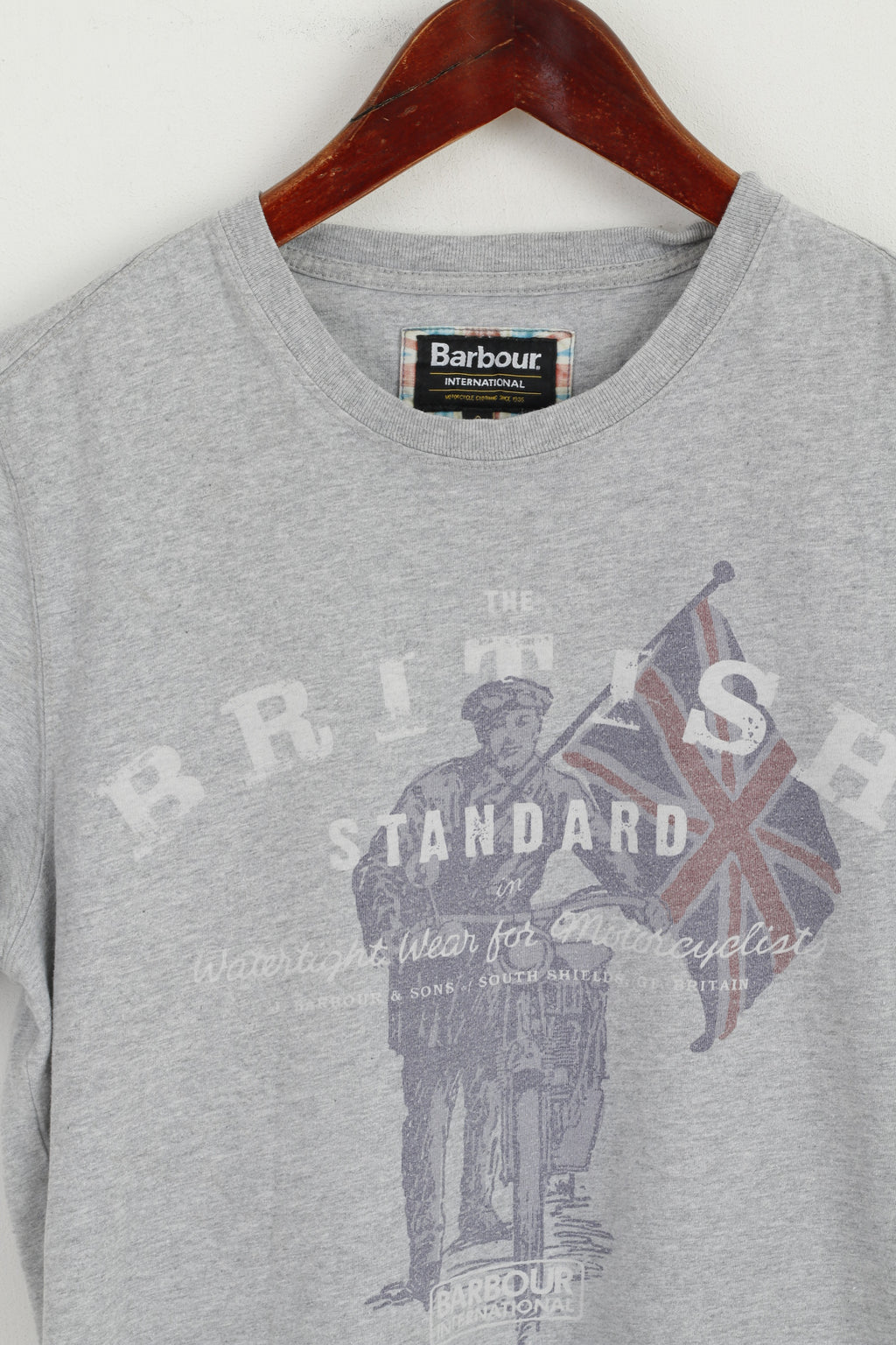 Barbour International Uomo S T-shirt in cotone grigio grafica British Standard Top