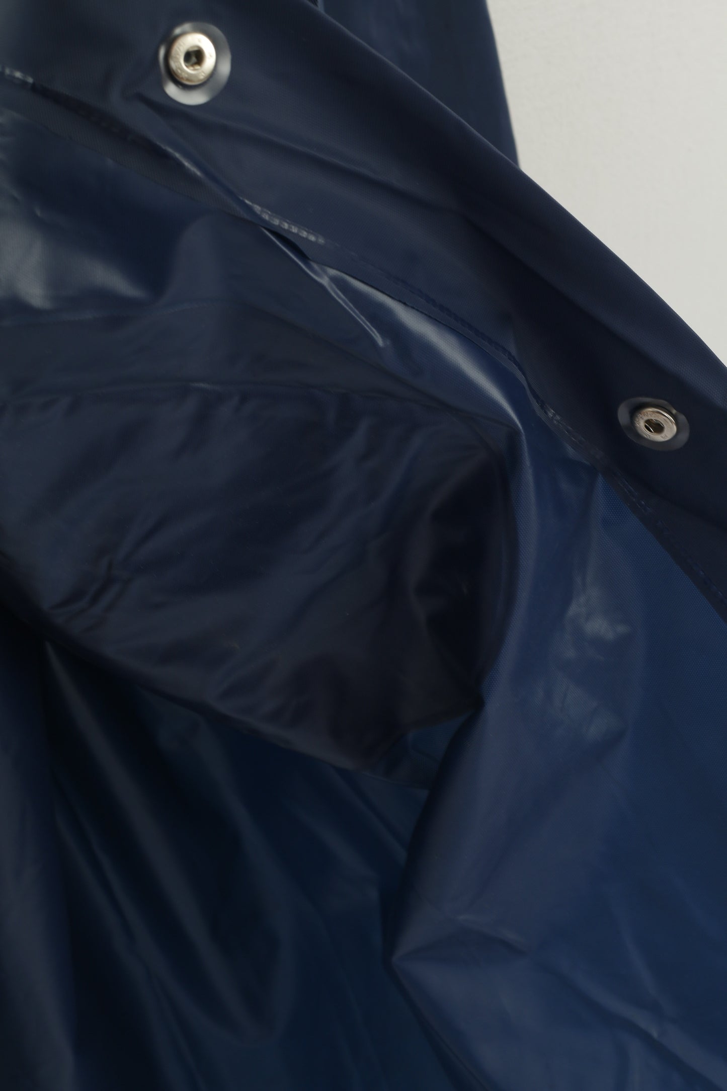 Cappotto antipioggia vintage da donna M blu scuro 100% PVC impermeabile con chiusura a scatto lunga