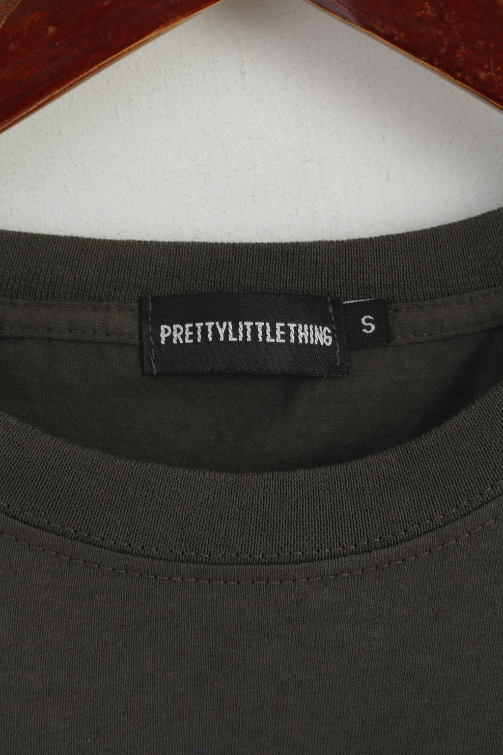 Pretty Little Thing Women S T-Shirt Grey Cotton Graphic Savage Oversize Top