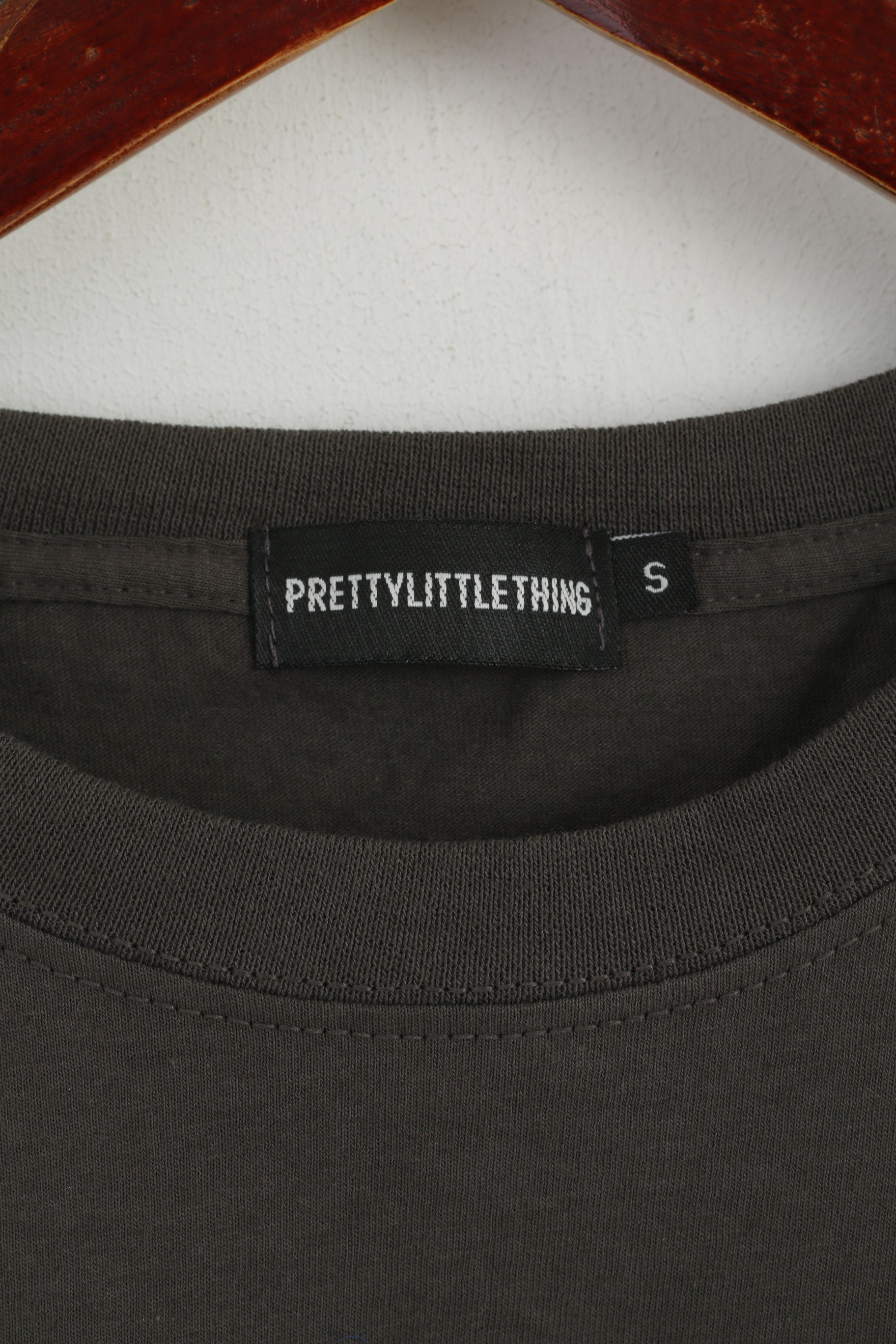 Pretty Little Thing Women S T-Shirt Grey Cotton Graphic Savage Oversize Top