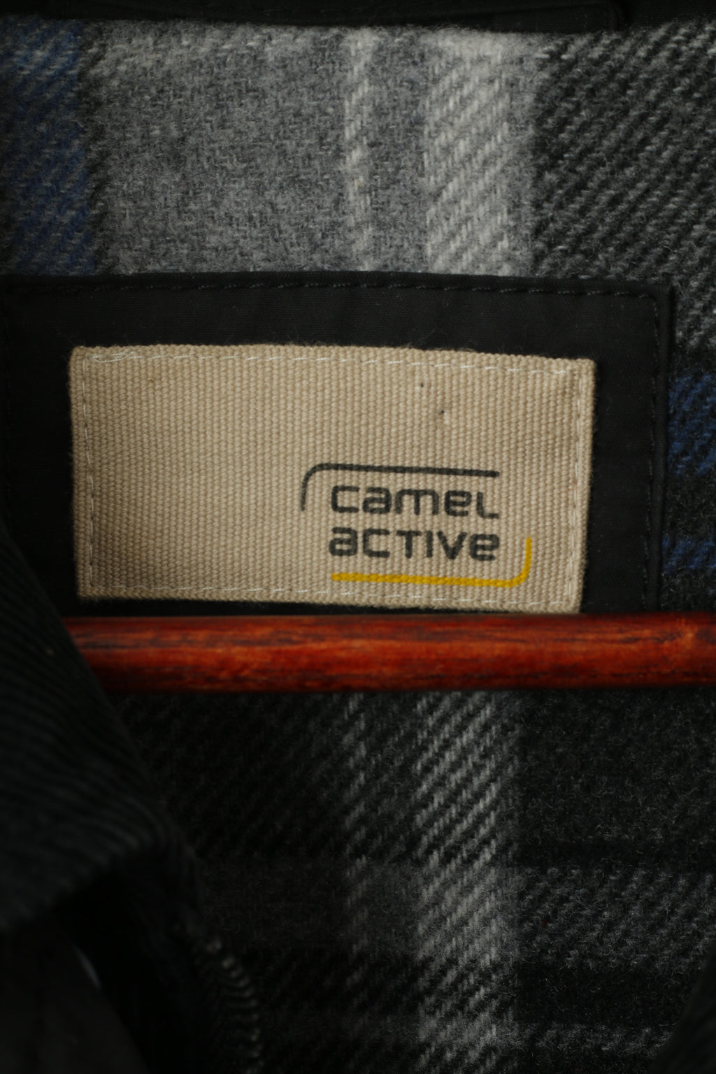 Giacca Camel Active da uomo M. Fodera nera con colletto rimovibile. Top classico