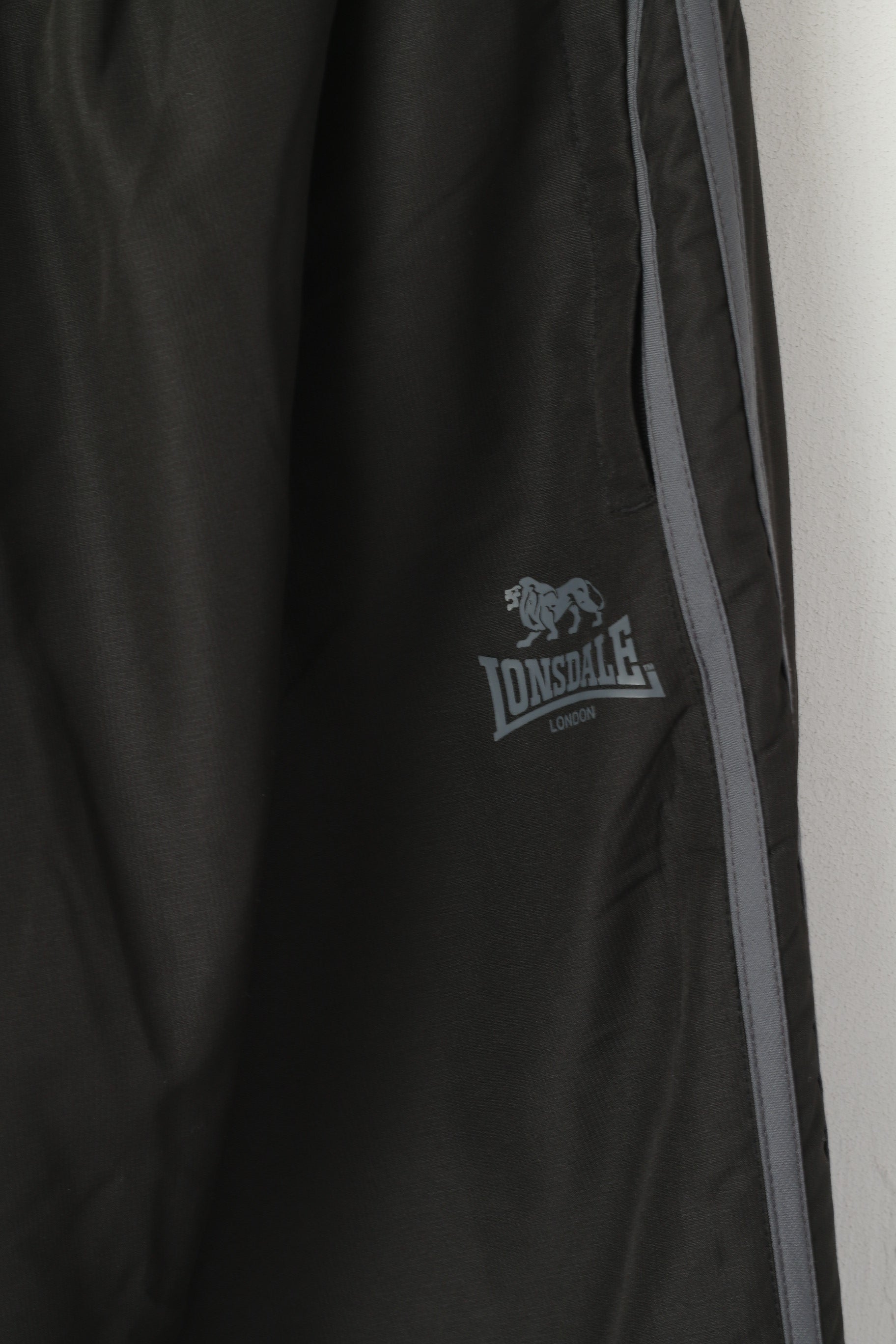 Lonsdale London Men 3XL Sweatpants Black Shiny Zip Pockets Tracksuit Bottom Pants