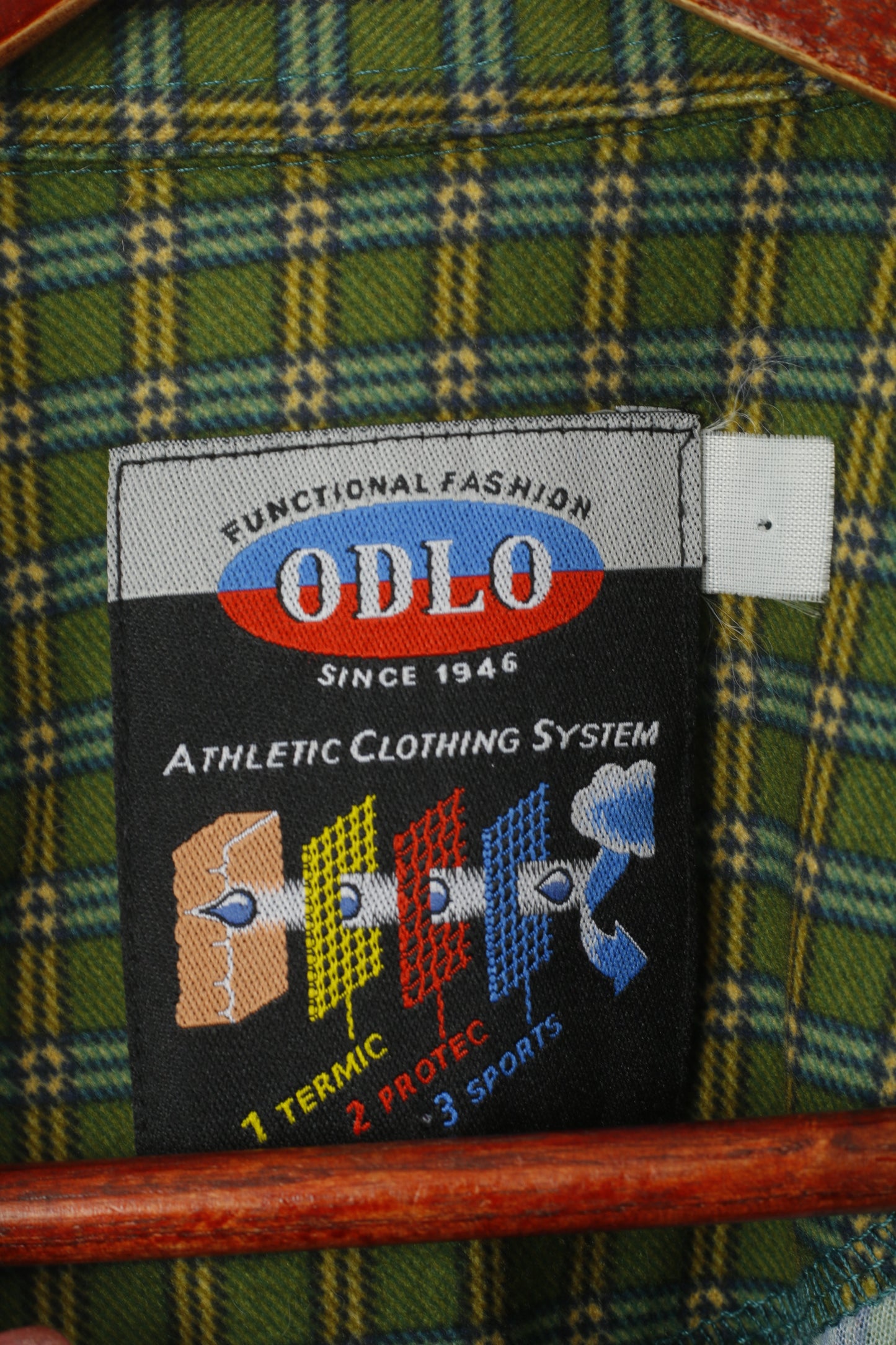 Odlo Men XL Casual Shirt Green Checkered Outdoor Sportswear Tourist Short Sleeve Top