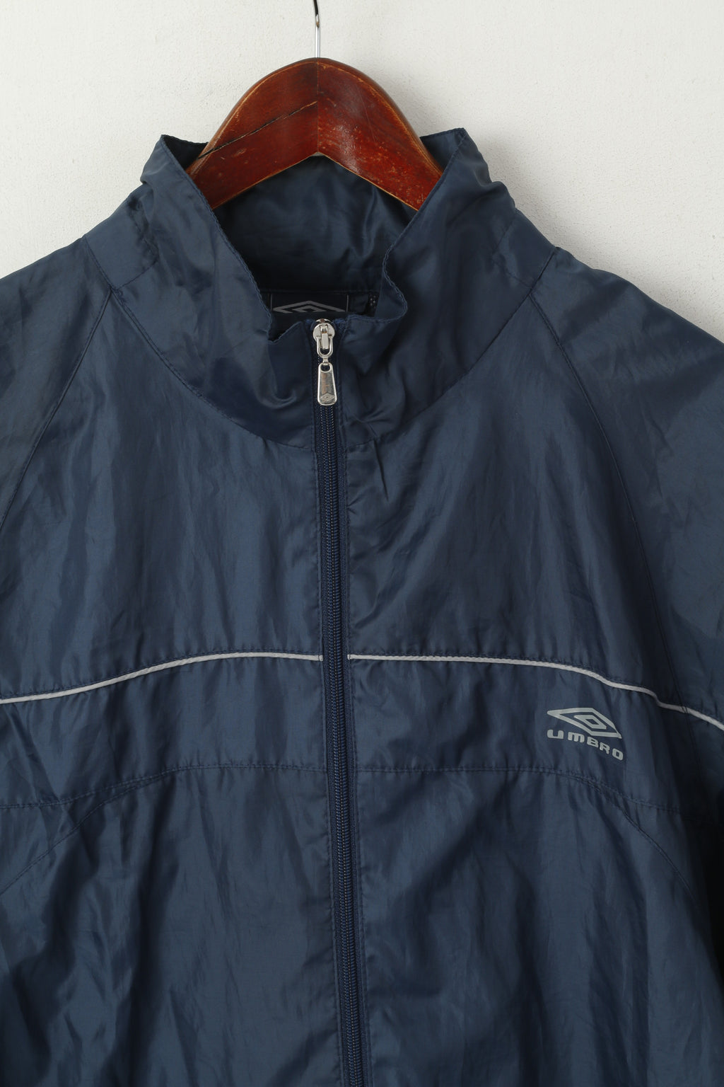 Giacca Umbro da uomo, blu scuro, cerniera intera, abbigliamento sportivo, cappuccio nascosto, top leggero