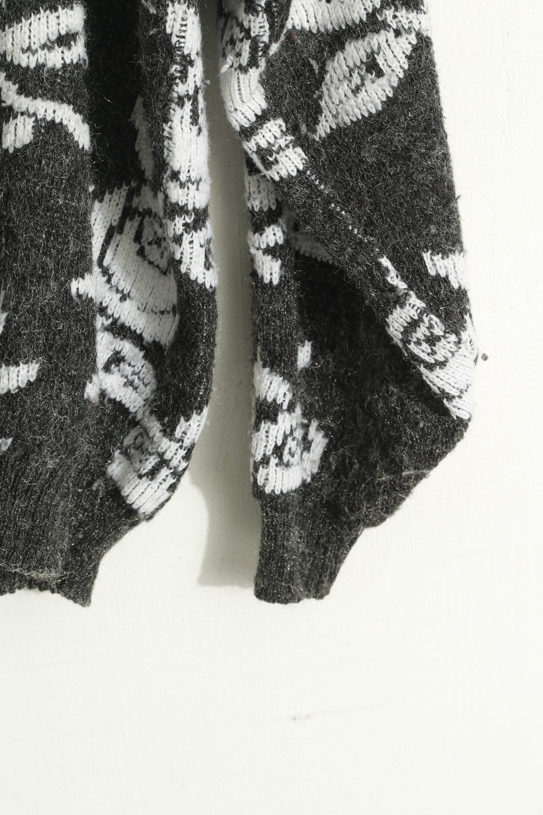 Its Knitwear UK Women S Jumper Shiny Gray White Roses Crew Neck Fuzzy Sweater