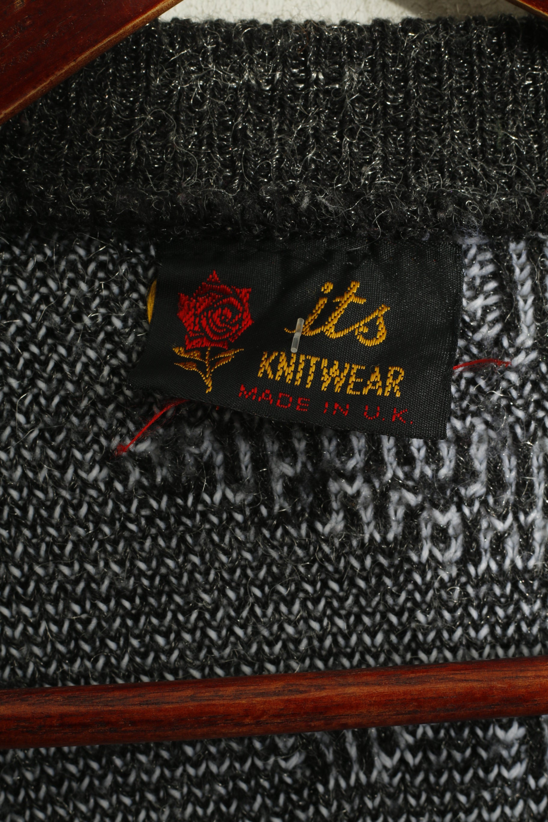 Its Knitwear UK Women S Jumper Shiny Gray White Roses Crew Neck Fuzzy Sweater