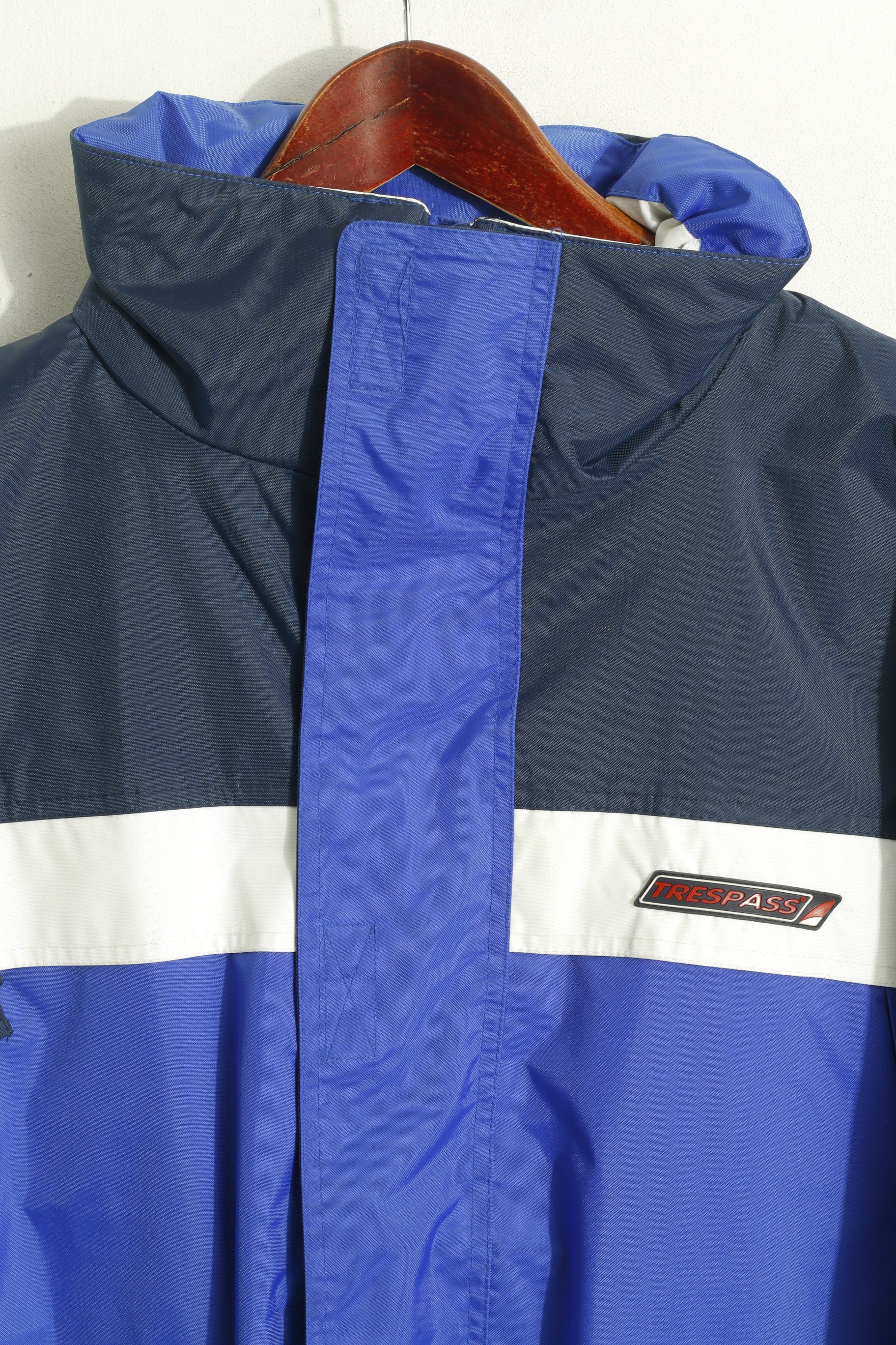 Giacca da uomo Trespass M in nylon blu da vela per esterni con cappuccio nascosto impermeabile