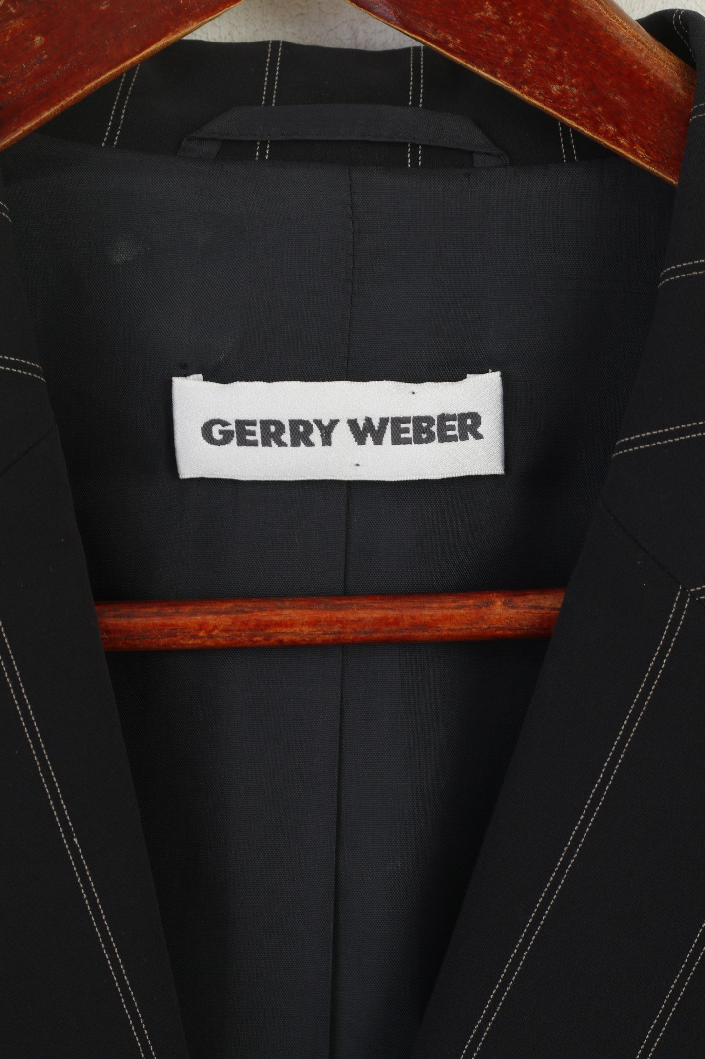 Gerry Weber Women 14 40 Blazer Black Striped Shoulder Pads Classic Jacket