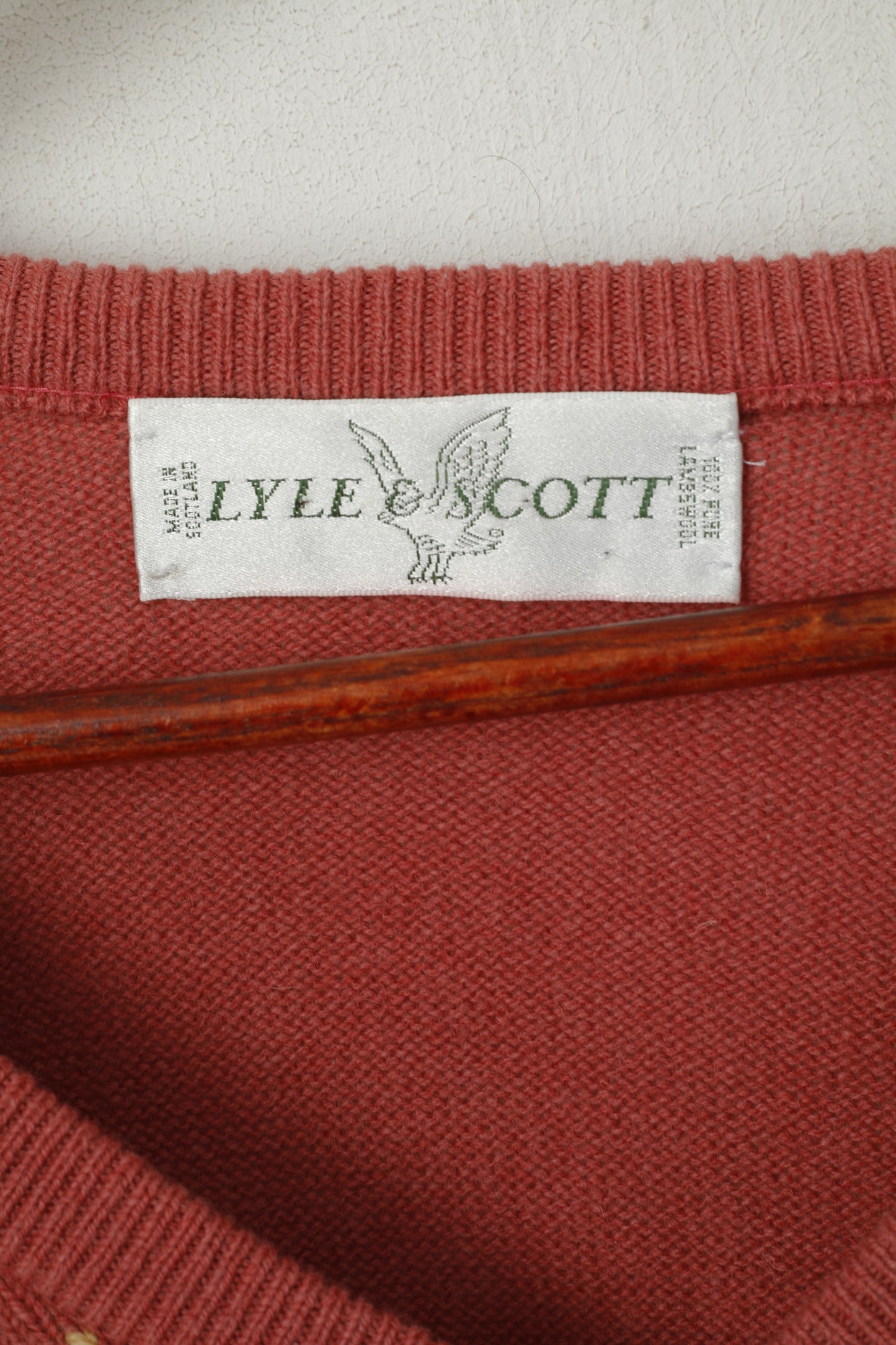 Lyle & Scott Men L Jumper Dirty Pink Wool V Neck Diamonds Pattern Scotland Sweater