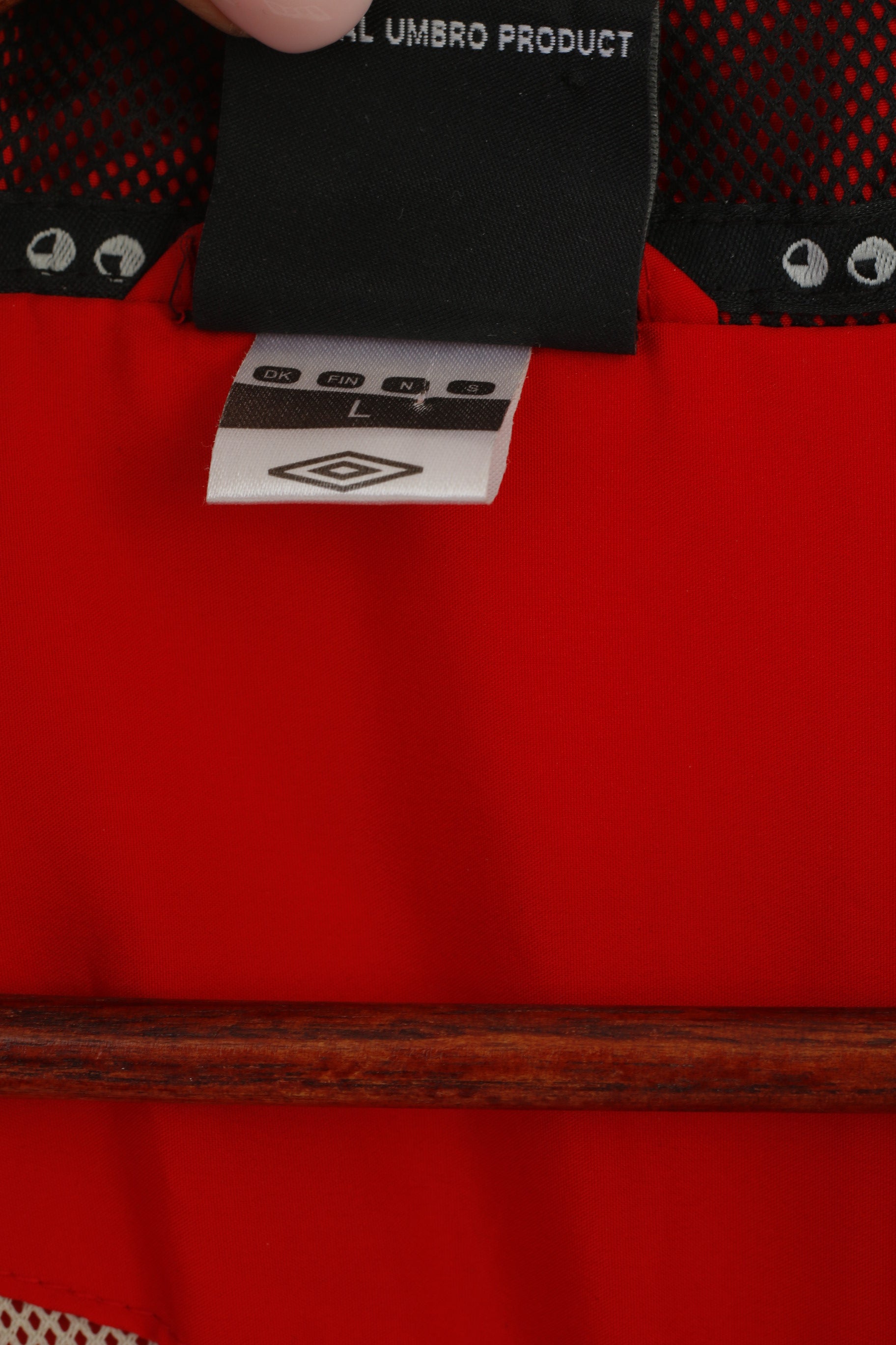 Umbro PPT Men L Jacket Red Official Teamwear Full Zip Sportwear Post Top