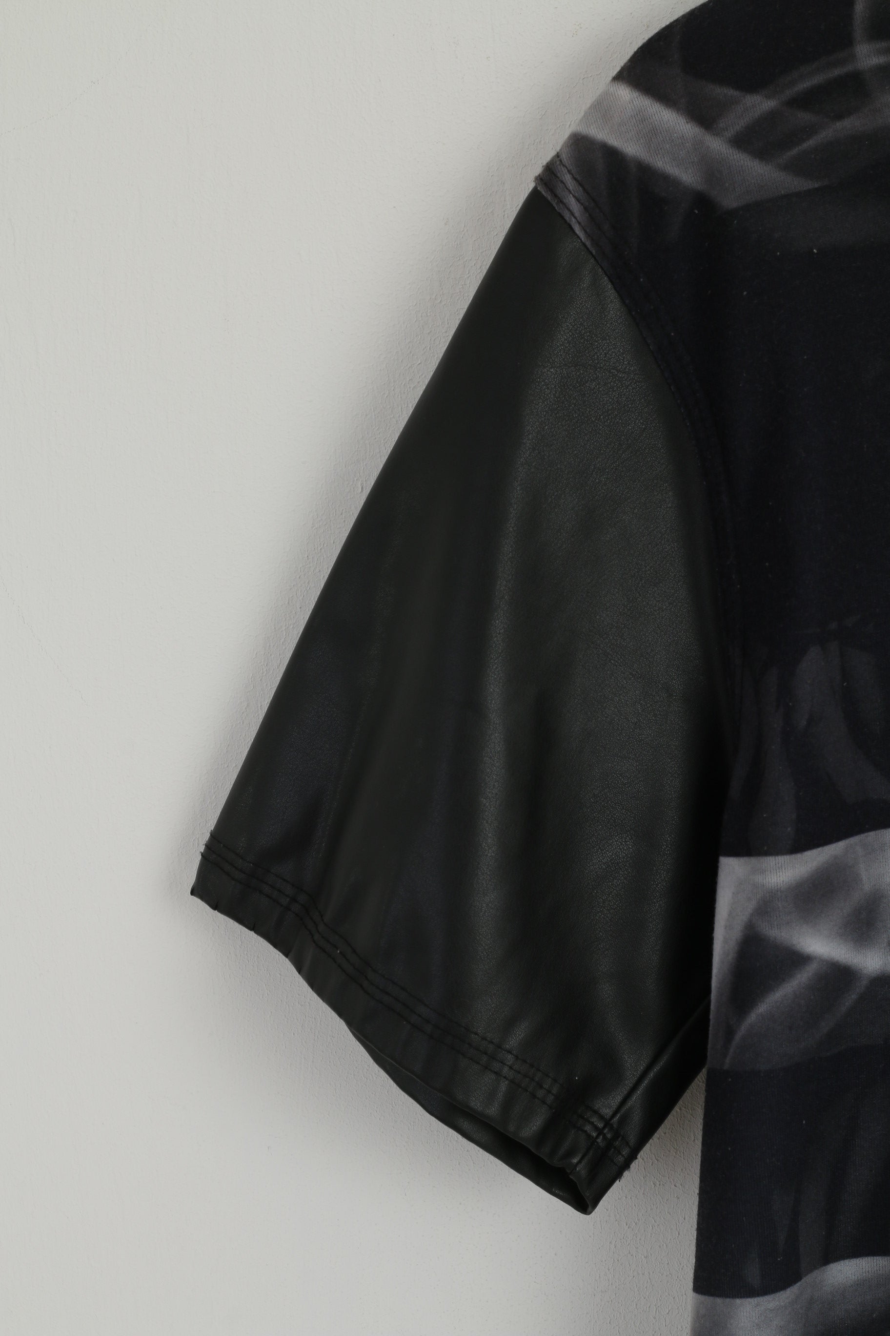 Supply & Demand Men L (M) Shirt Black Roses New York PVC Short Sleeve Top