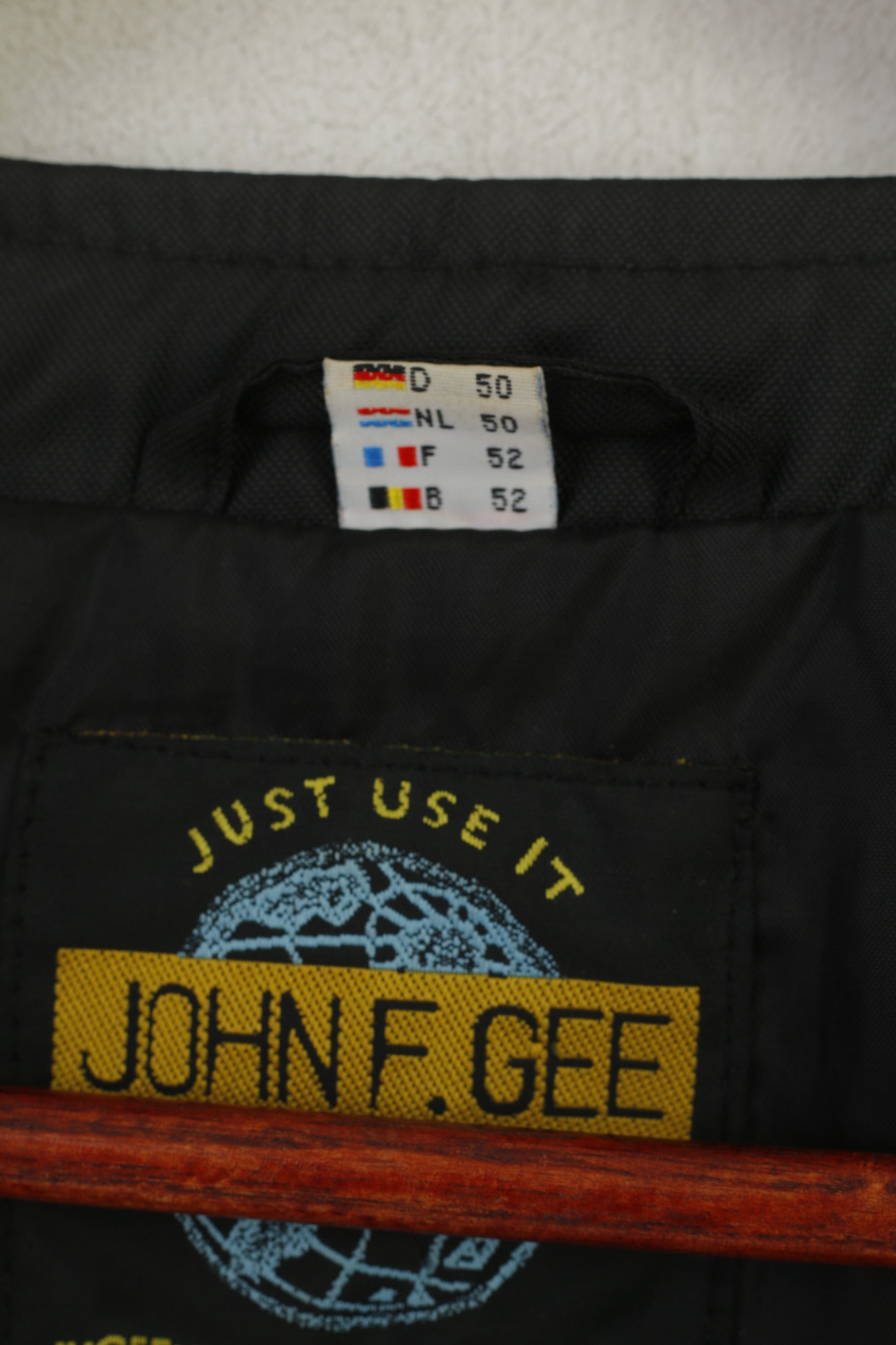 John F. Gee Jeanswear Men 52 XL Waistcoast Black Nylon Waterproof Sleeveless Vest