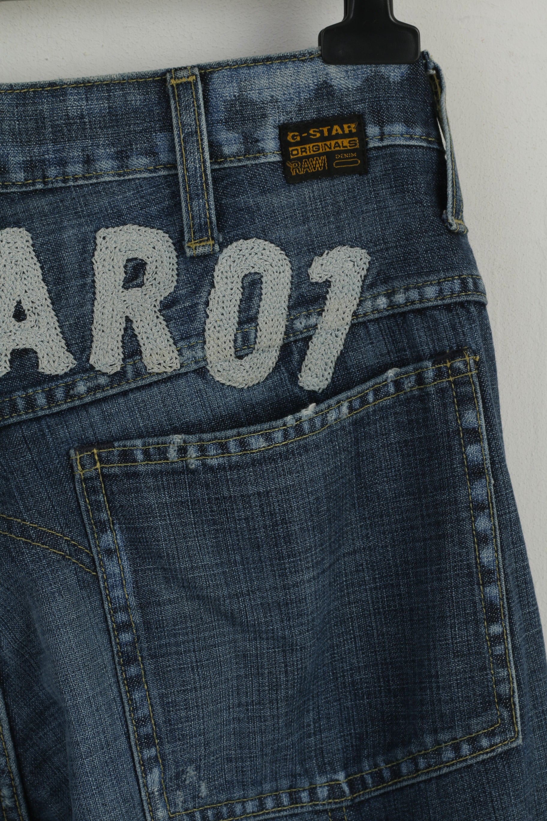 Pantaloni jeans G-STAR da uomo 32 Pantaloni in denim ricamato Elwood in cotone blu scuro