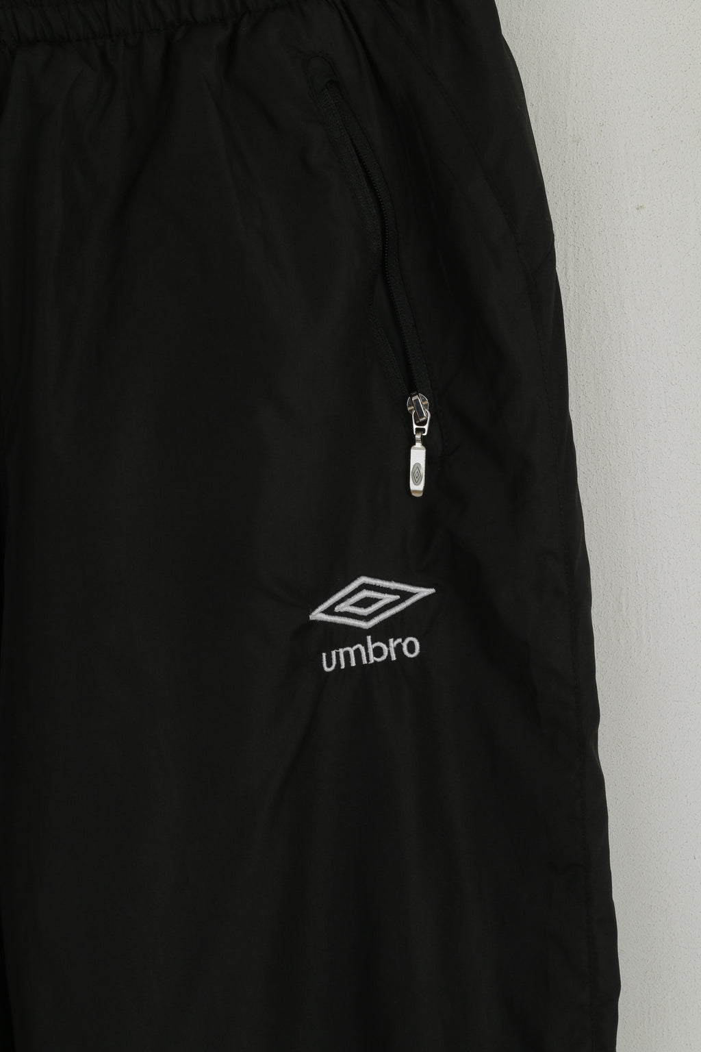 Pantaloni sportivi Umbro Boys 152 Pantaloni sportivi da allenamento neri lucidi