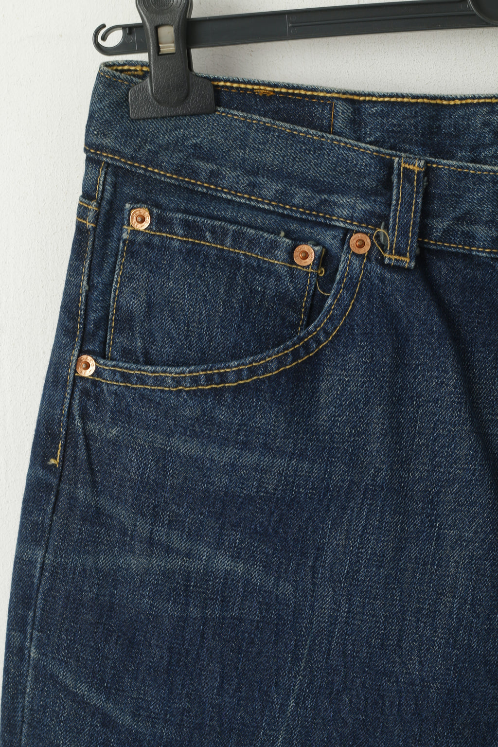 Levi Strauss &amp; Co. Pantaloni da donna 30 34 Pantaloni bootcut 525 in denim di cotone blu scuro