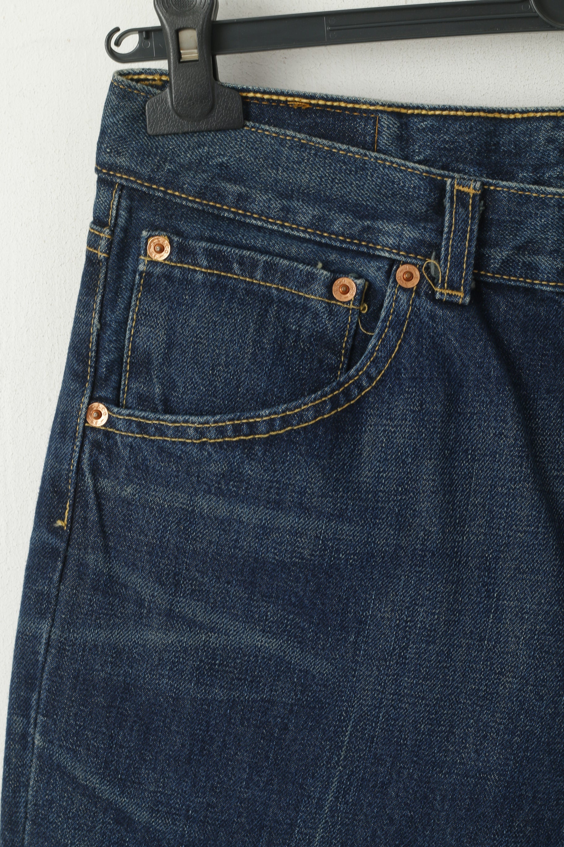 Levi Strauss &amp; Co. Pantaloni da donna 30 34 Pantaloni bootcut 525 in denim di cotone blu scuro