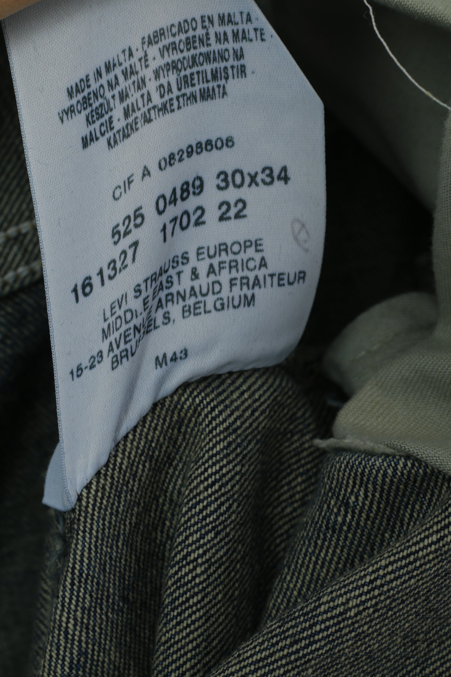 Levi Strauss &amp; Co. Pantaloni da donna 30 34 Pantaloni bootcut 525 in denim di cotone blu scuro