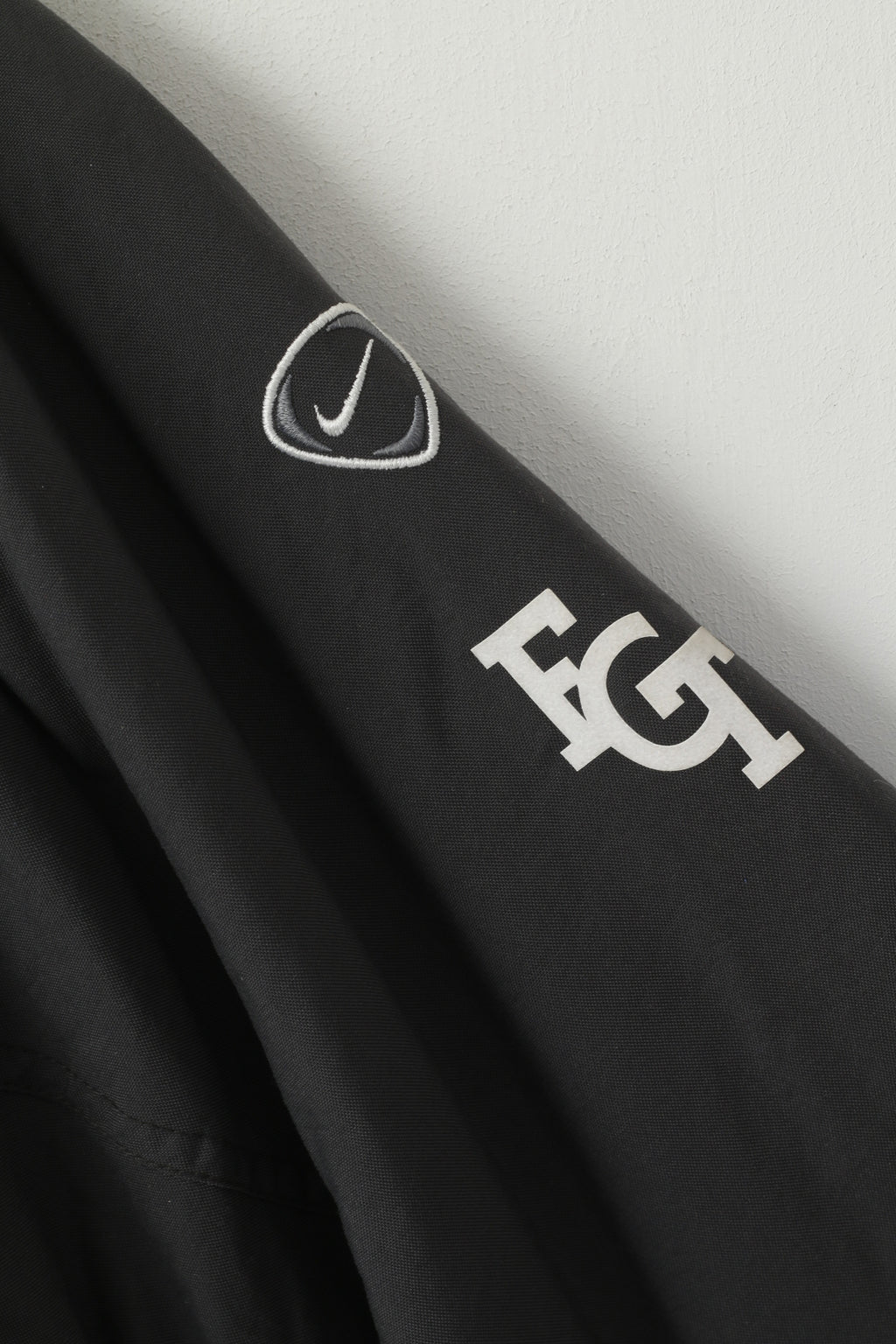 Giacca Nike Team Uomo L 183 Giacca grigia in nylon impermeabile imbottita calda con cerniera lunga