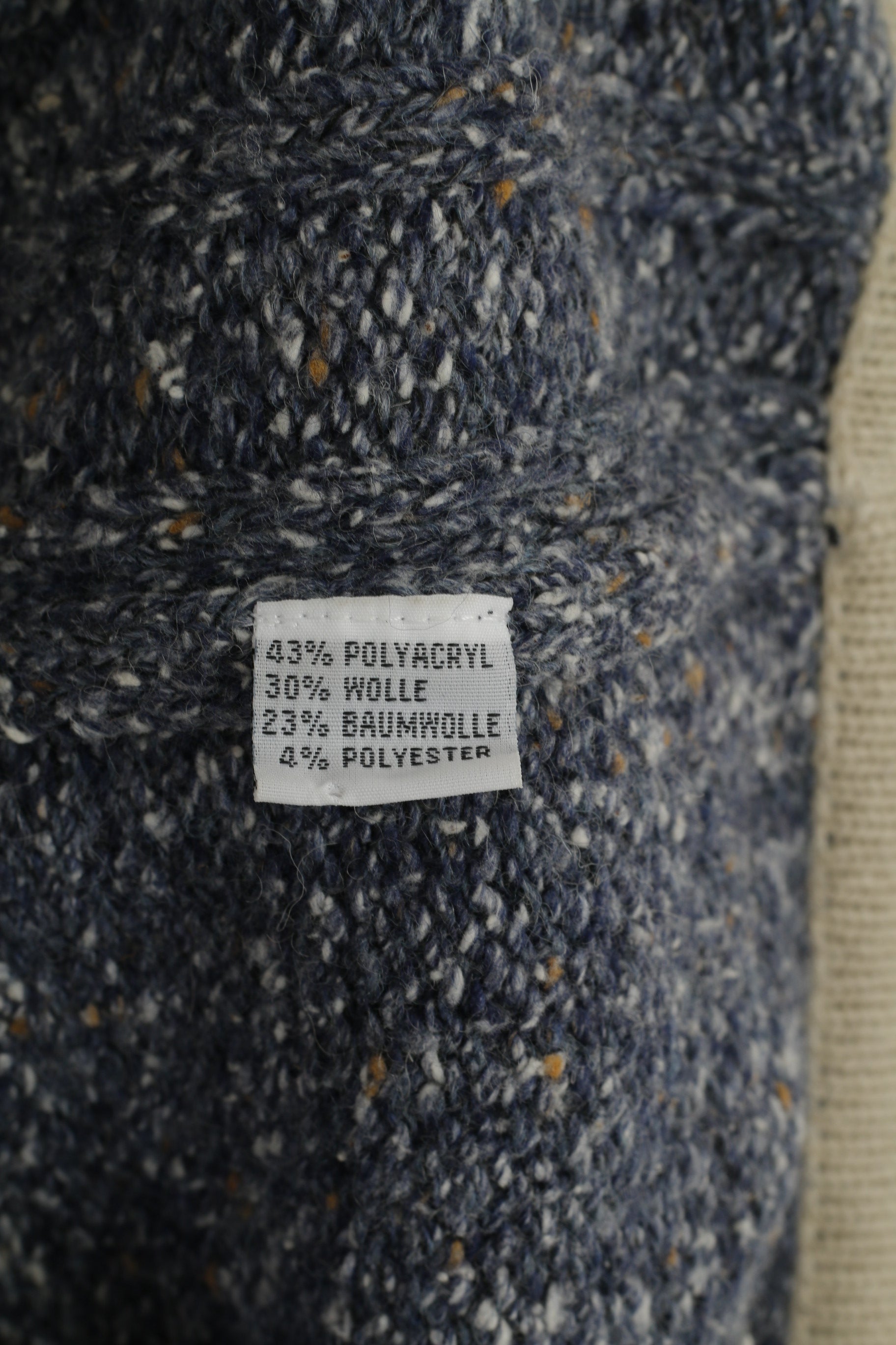 Hine Seven Country Pull pour femme Bleu Marguerites brodées Bouton sur le devant Cardigan