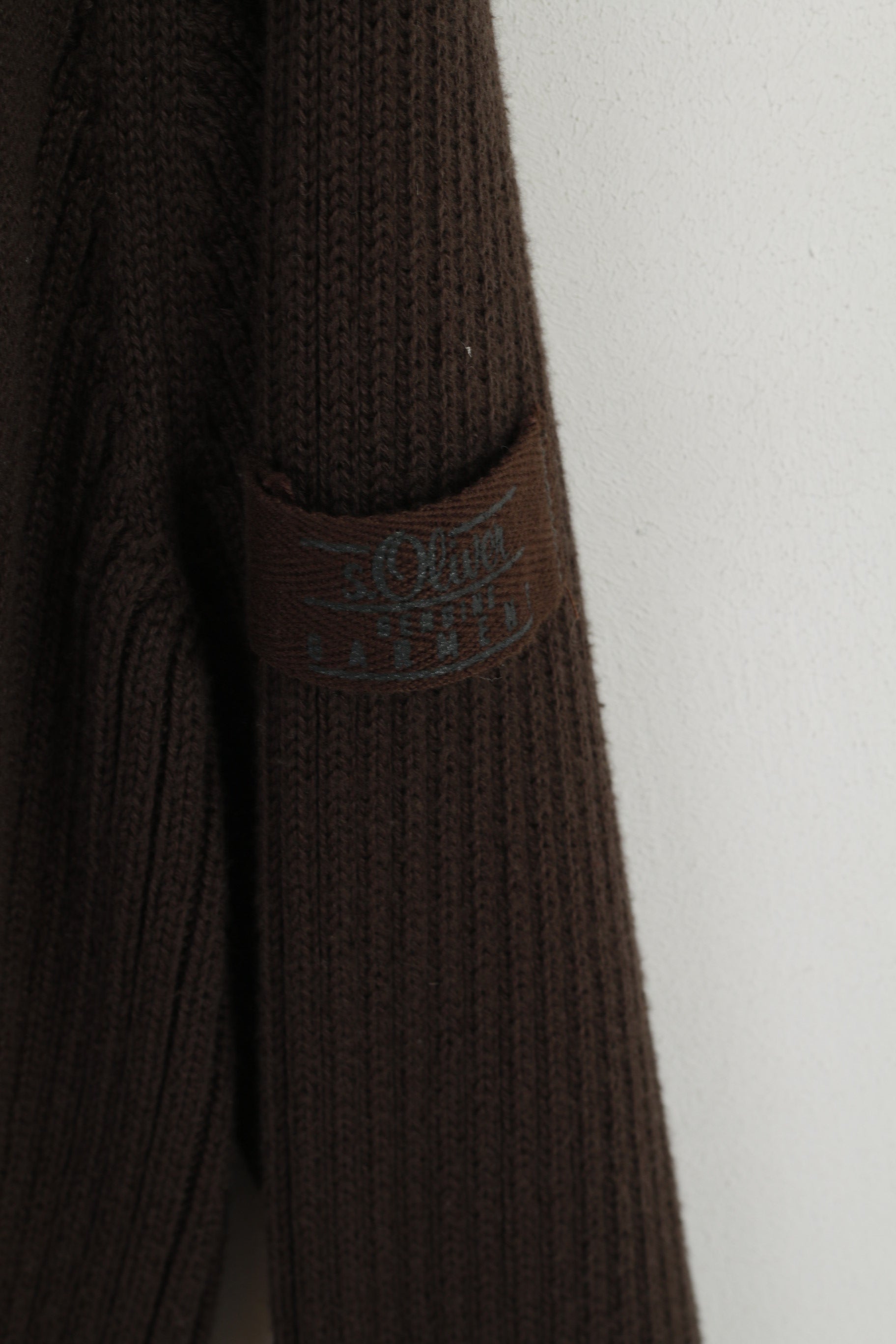 S. Oliver Uomo L Maglione girocollo in cotone marrone con grafica Motor Delivery