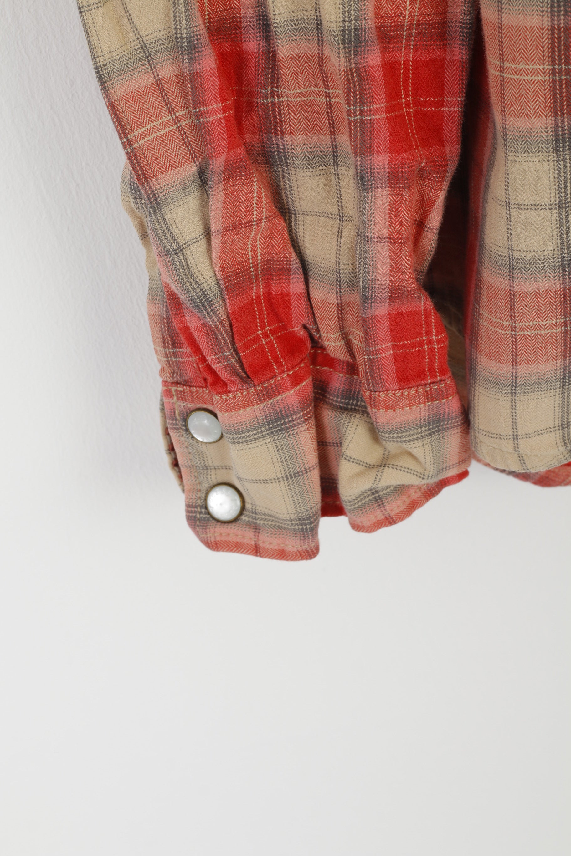 Guess Los Angeles Men M Casual Shirt Red Check Snaps Slim Fit Long Sleeve Cotton