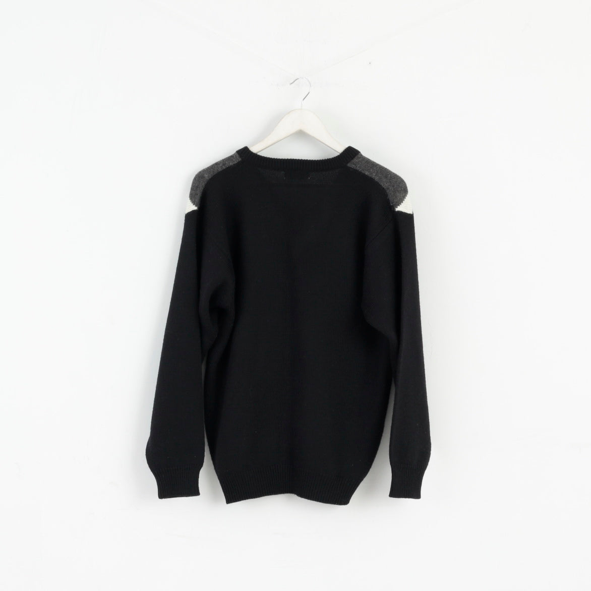 Maglione Essentials da uomo M. Maglione con grafica da golf in misto lana nera vintage con scollo a V