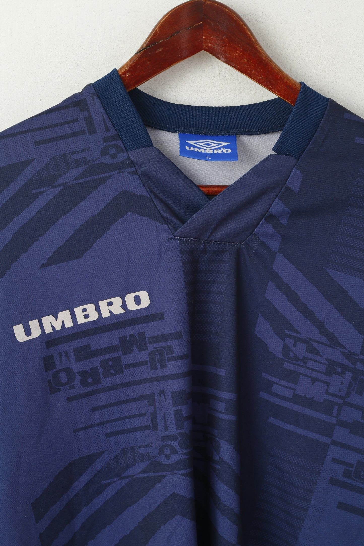 Umbro Men XL Long Sleeved Shirt Navy Vintage Football Jersey Printed Top